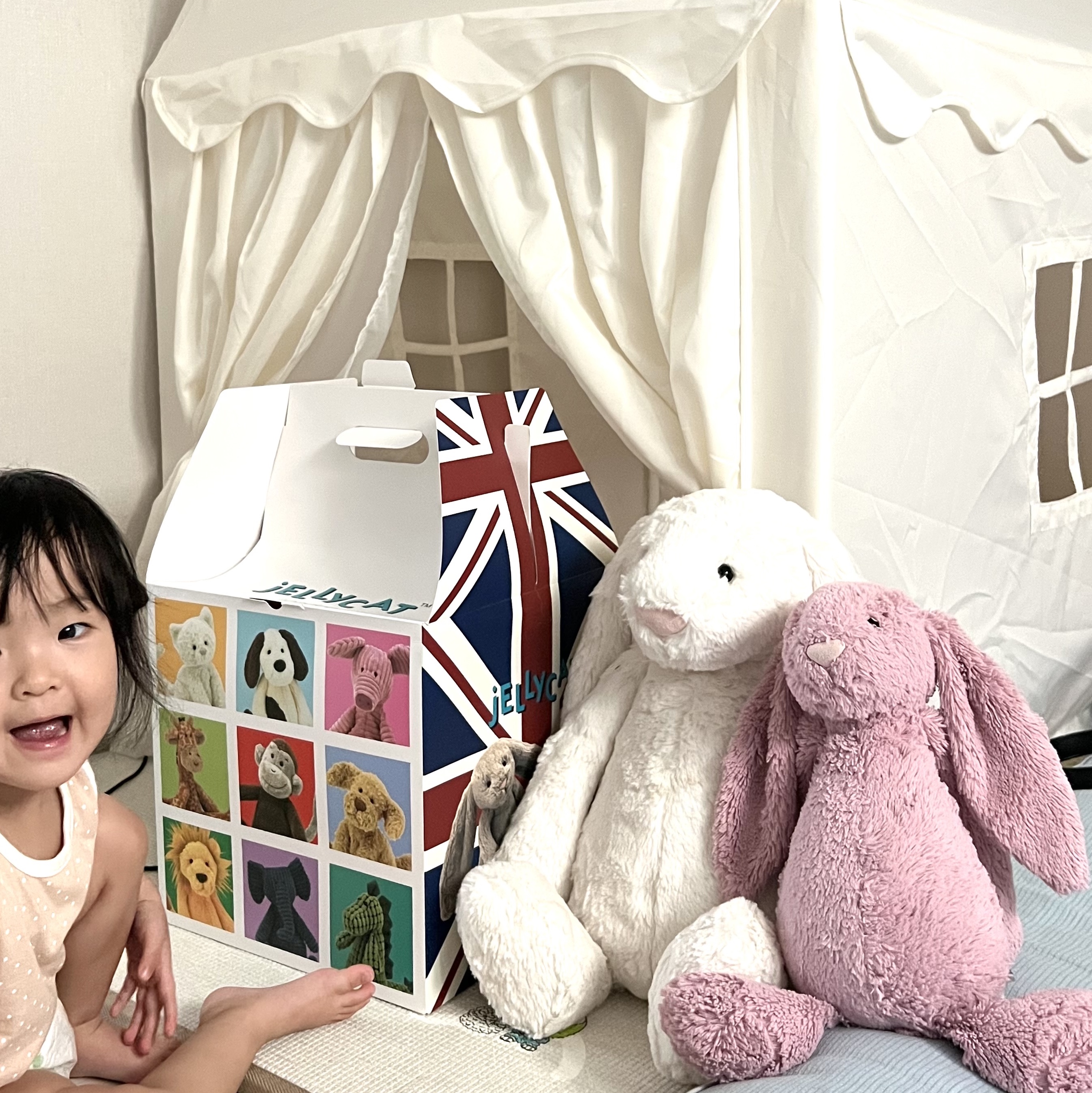Jellycat Bashful Bunny Huge Cream 착용 스타일 - 1