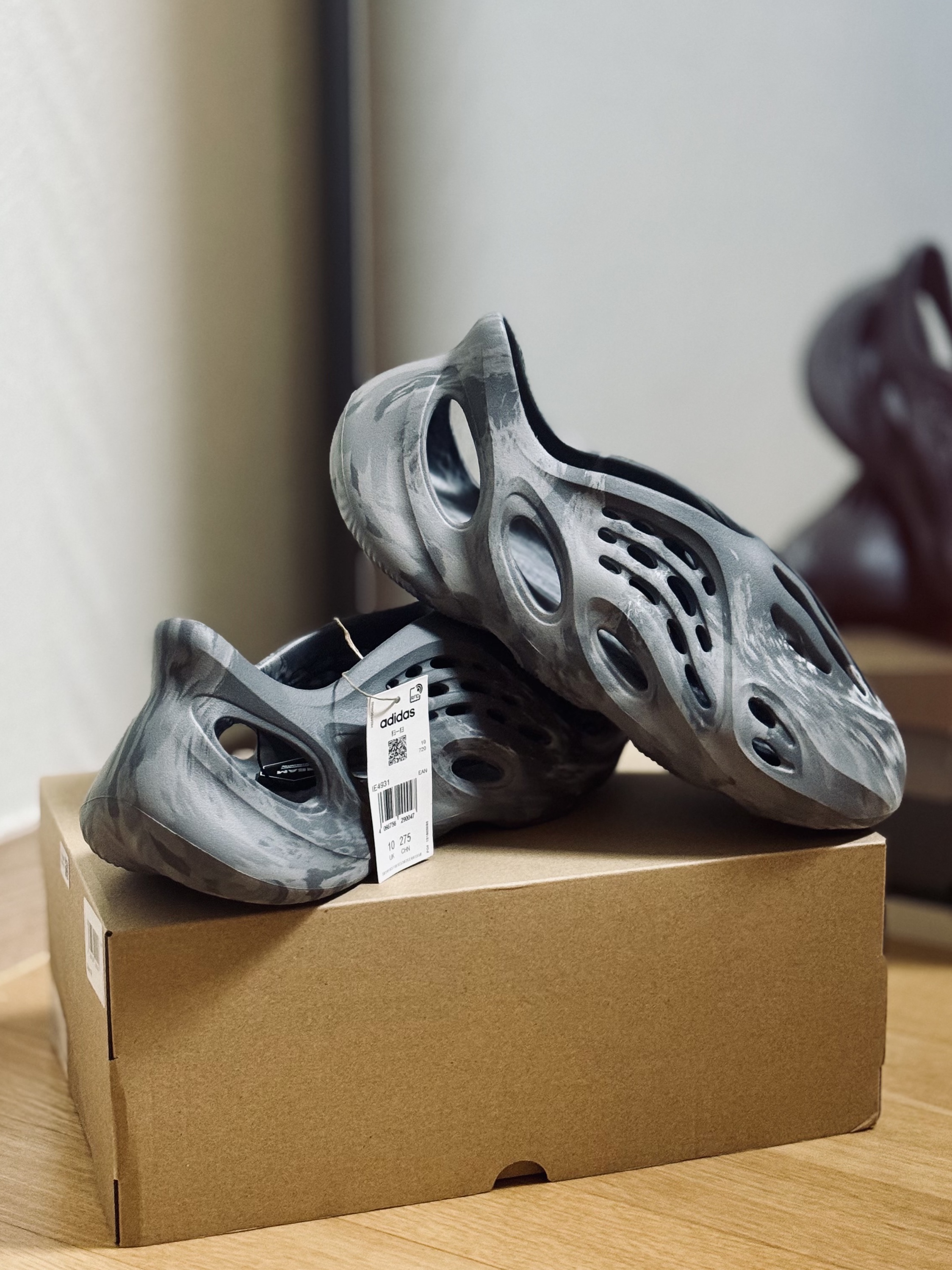 Adidas Yeezy Foam RNNR MX Granite 착용 스타일