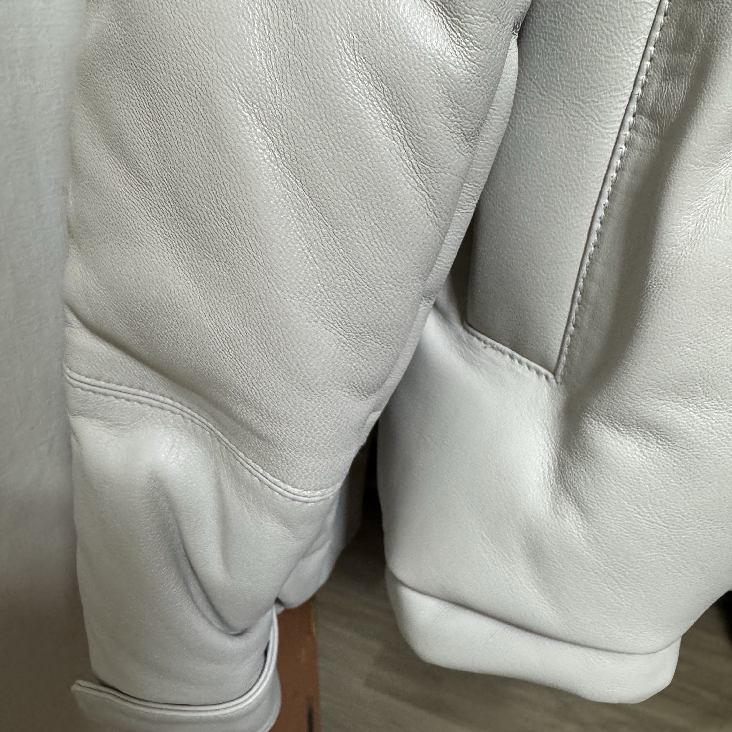 The North Face White Label Leather Nuptse Down Jacket Beige 착용 스타일 - 4