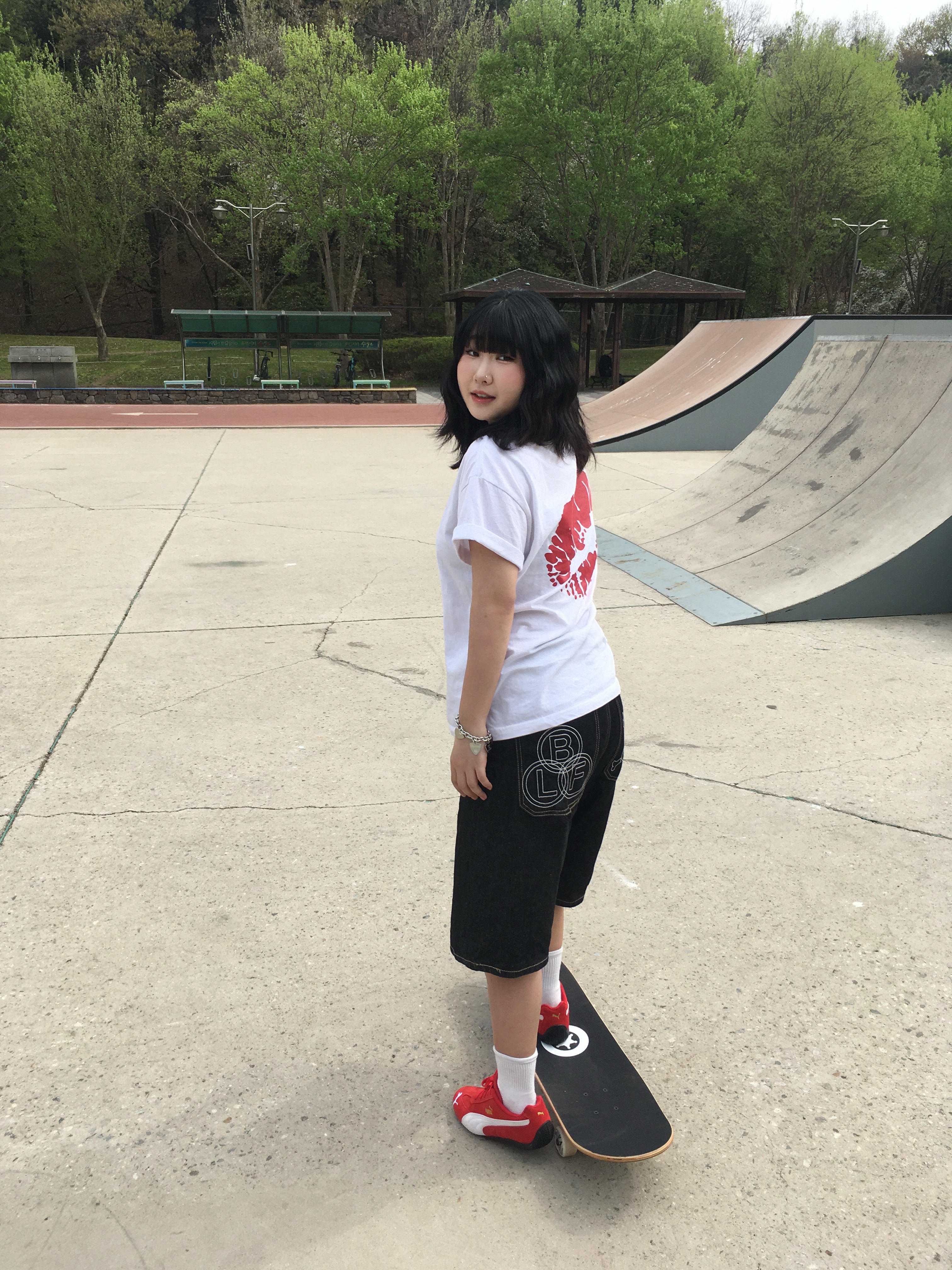 Honey Scoop House Lips T-Shirt White, Puma Speedcat OG Red White 착용 스타일 - 2