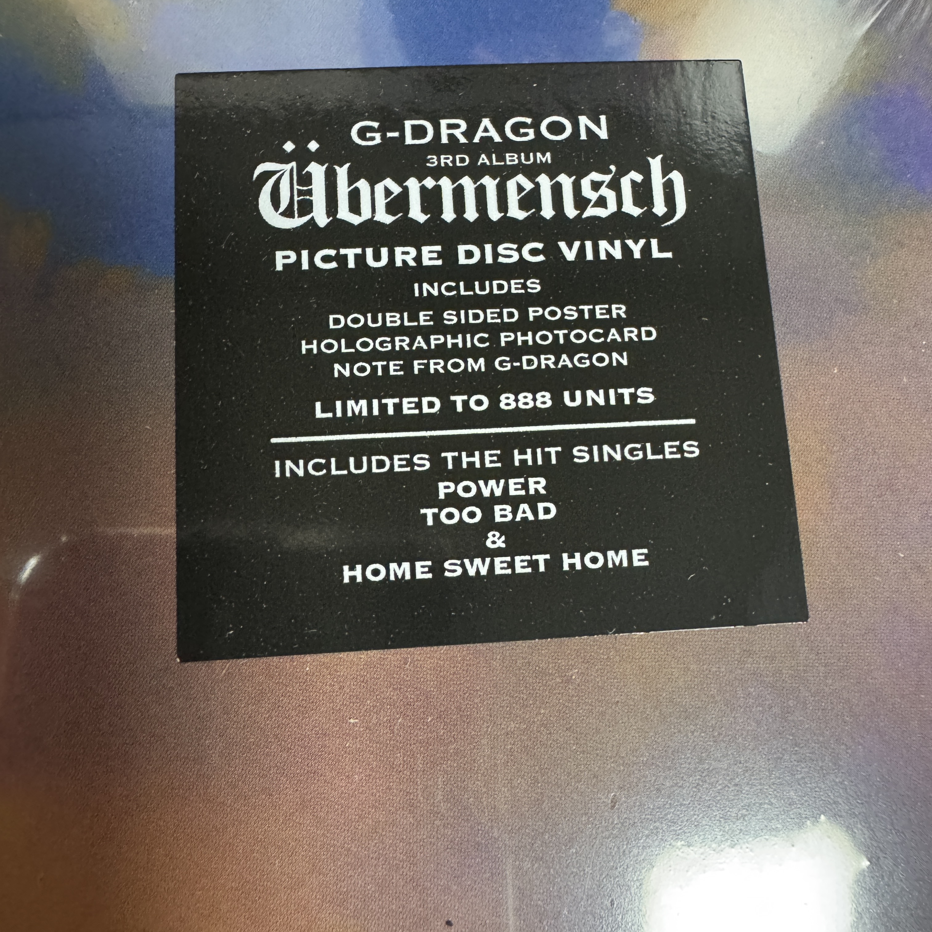 G-DRAGON Ubermensch Picture Disc Vinyl - D2C Exclusive 착용 스타일 - 2