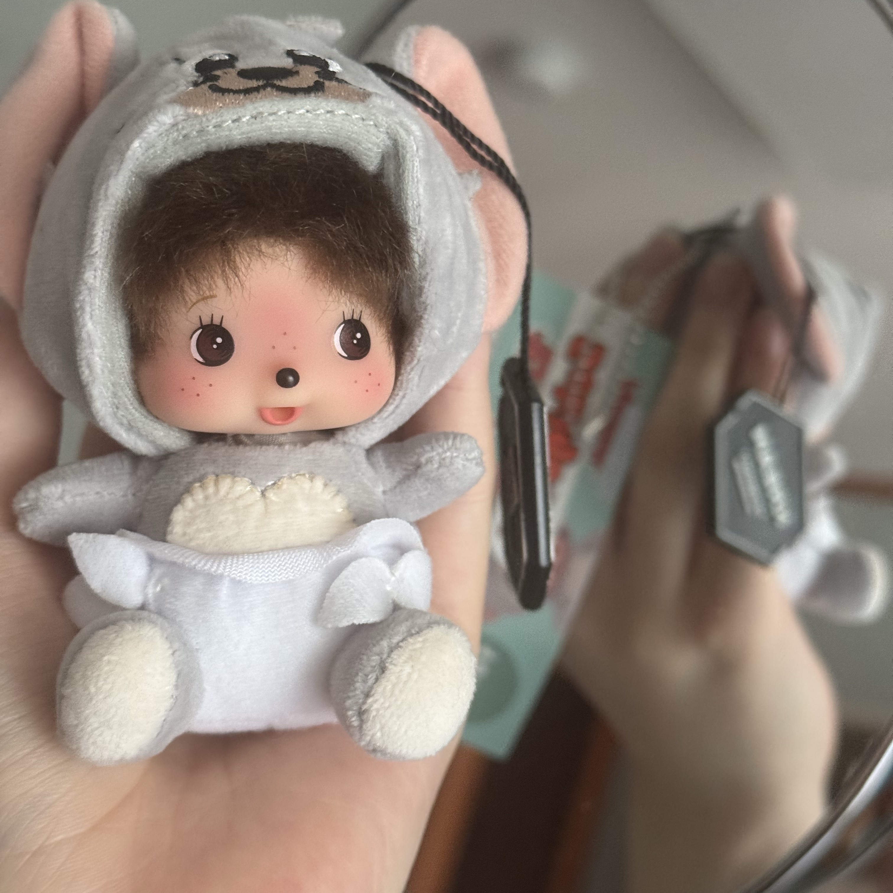 Monchhichi x Tom & Jerry SS Doll Mini Key Chain Tuffy 착용 스타일 - 1