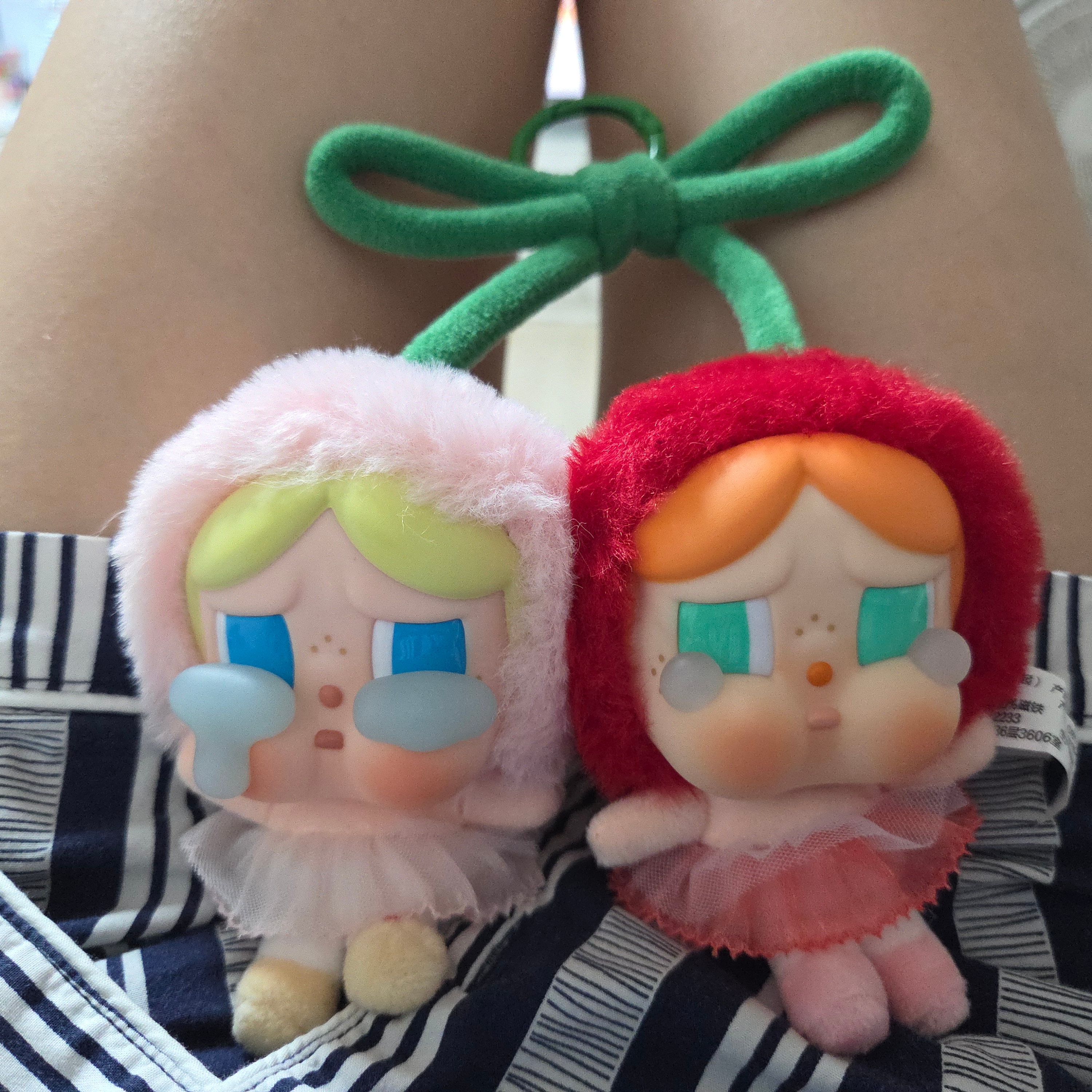 Pop Mart Crybaby Crying For Love Series Vinyl Plush 착용 스타일