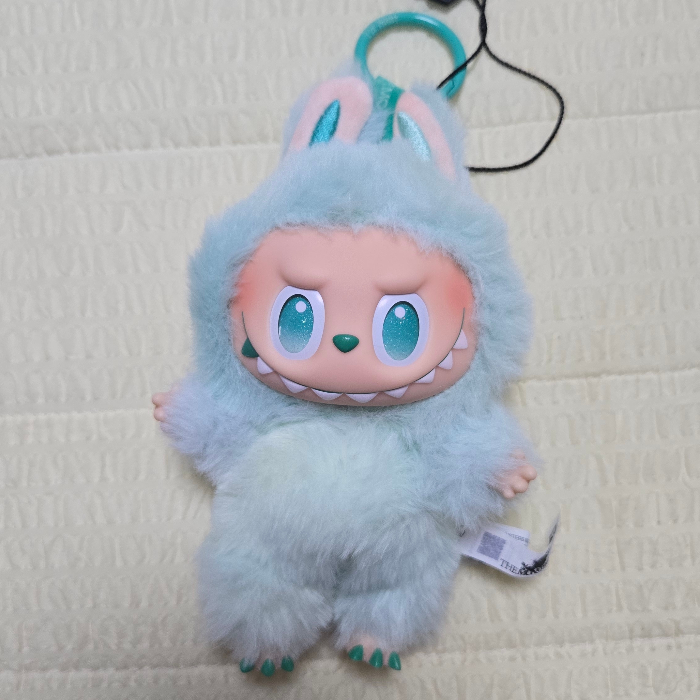 Pop Mart Labubu The Monsters Highlight Series Serenity Keyring (Opened Case) 착용 스타일