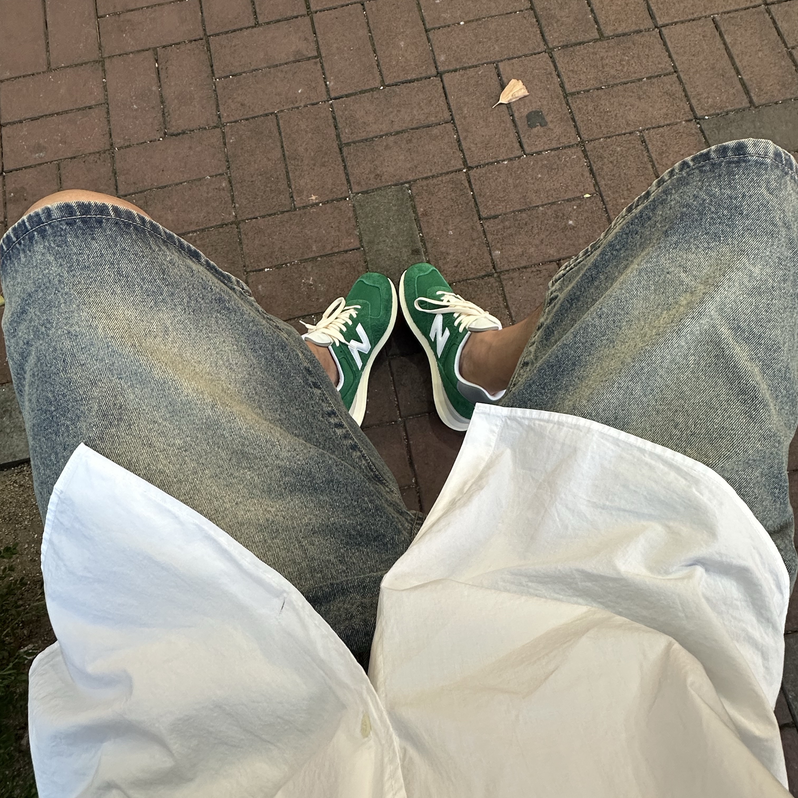 New Balance 574 Heritage Grass Green 착용 스타일