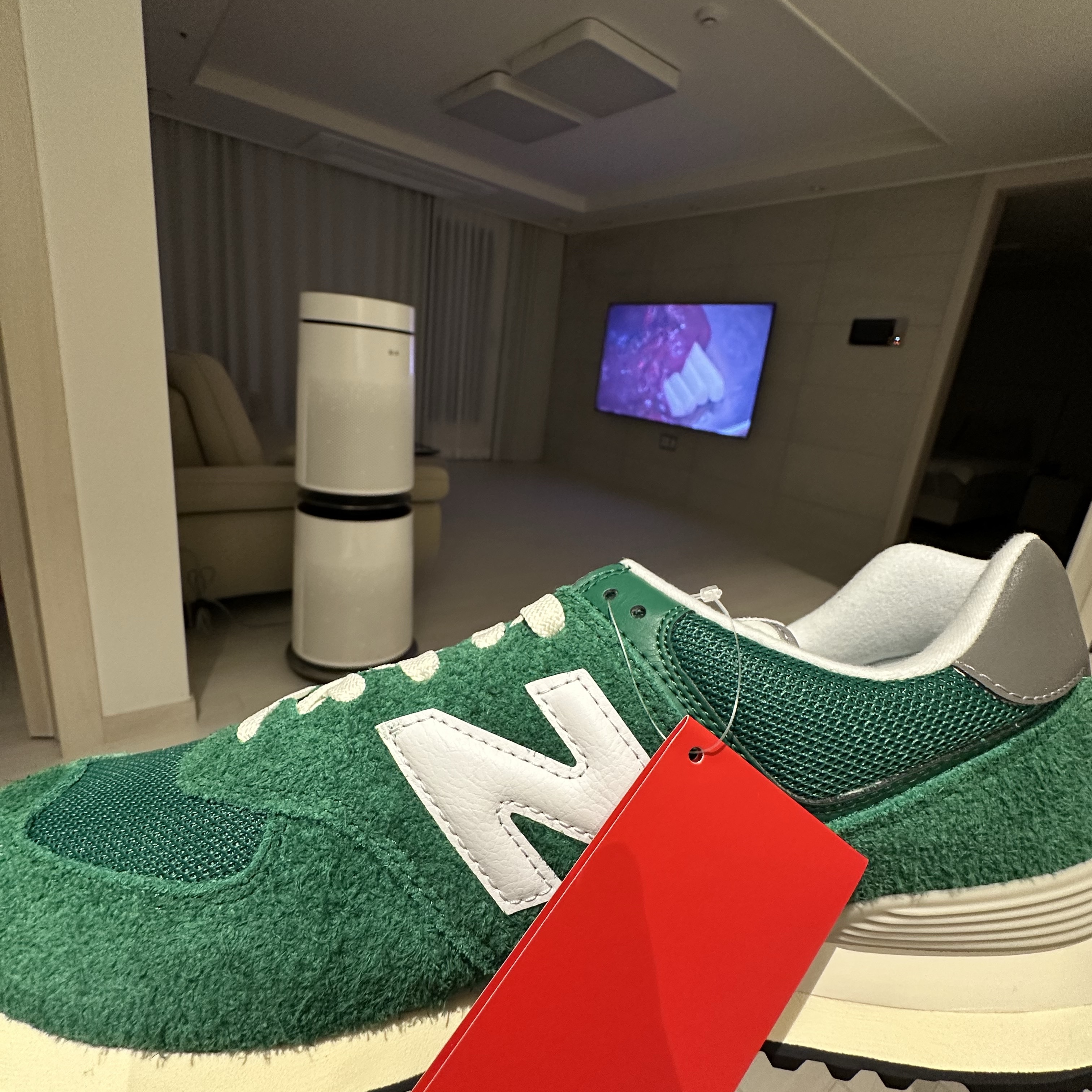 New Balance 574 Heritage Grass Green 착용 스타일 - 1