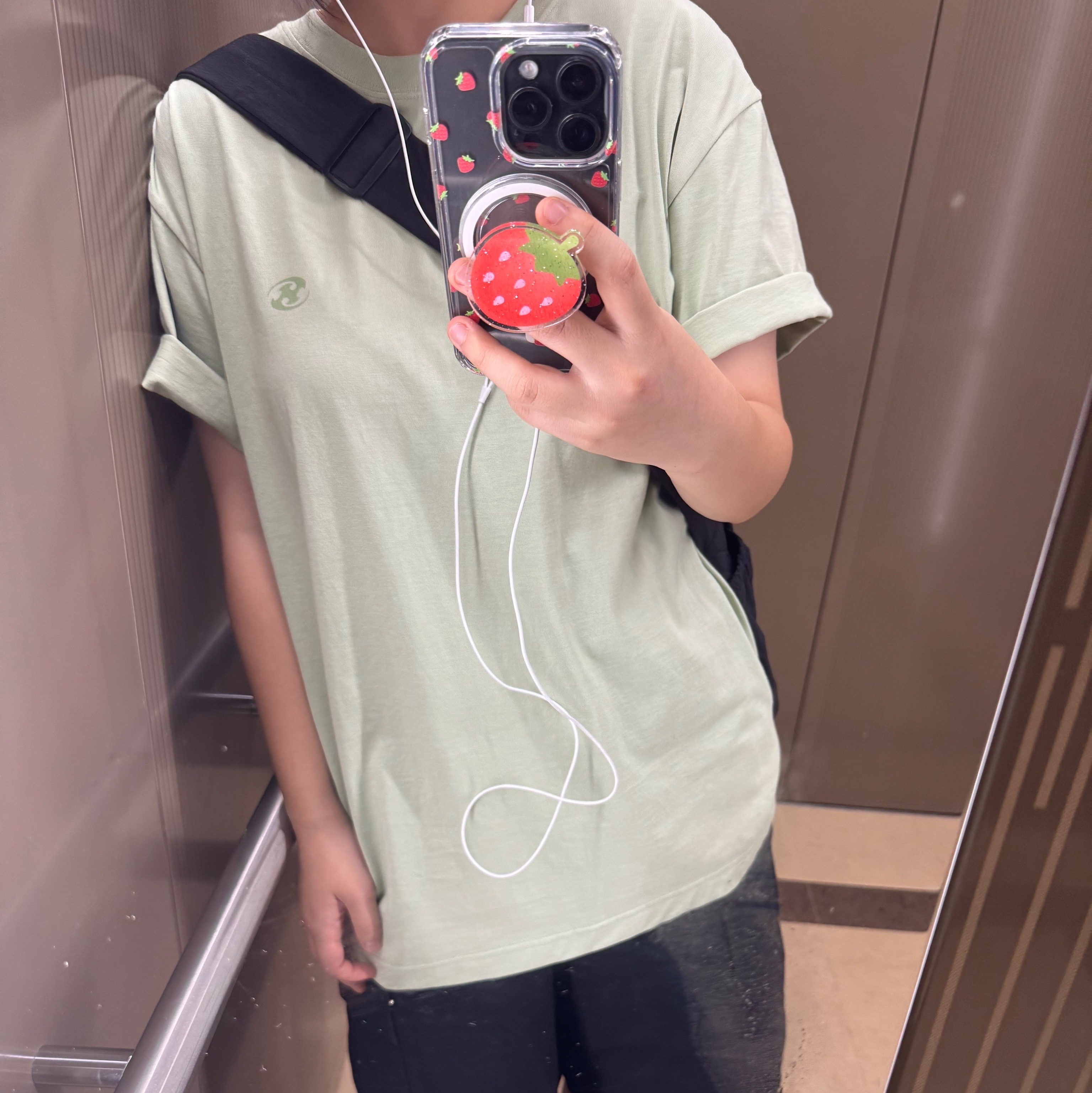Sansan Gear Logo T-Shirt Light Green_25SS 착용 스타일