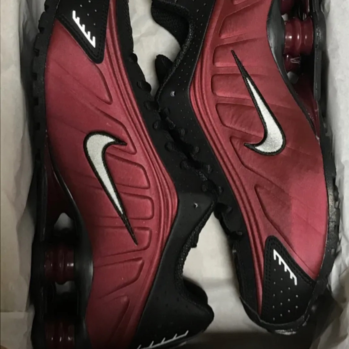 (W) Nike Shox R4 Black Team Red 착용 스타일