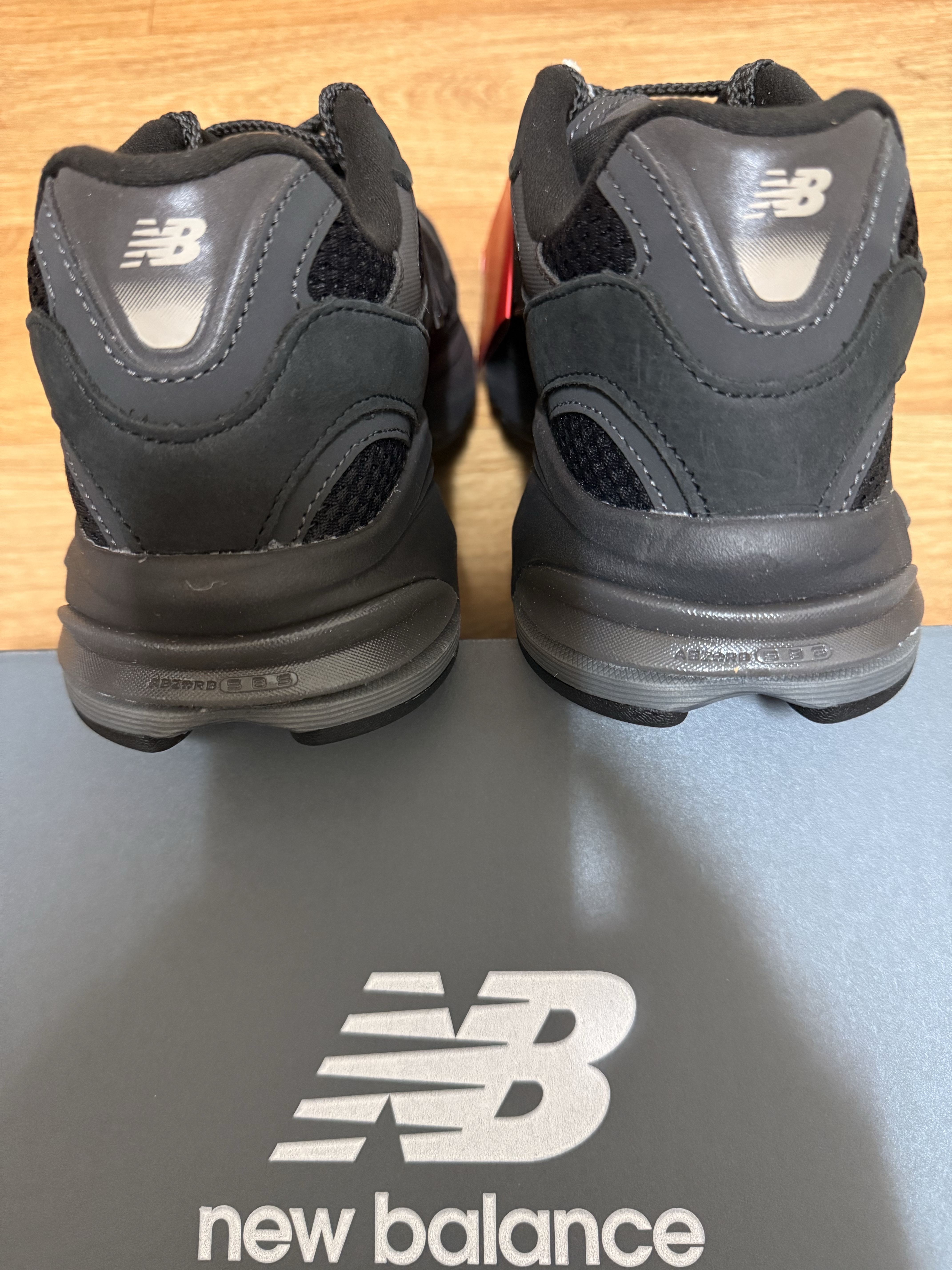 New Balance 2010 Black Black Cement 착용 스타일 - 5