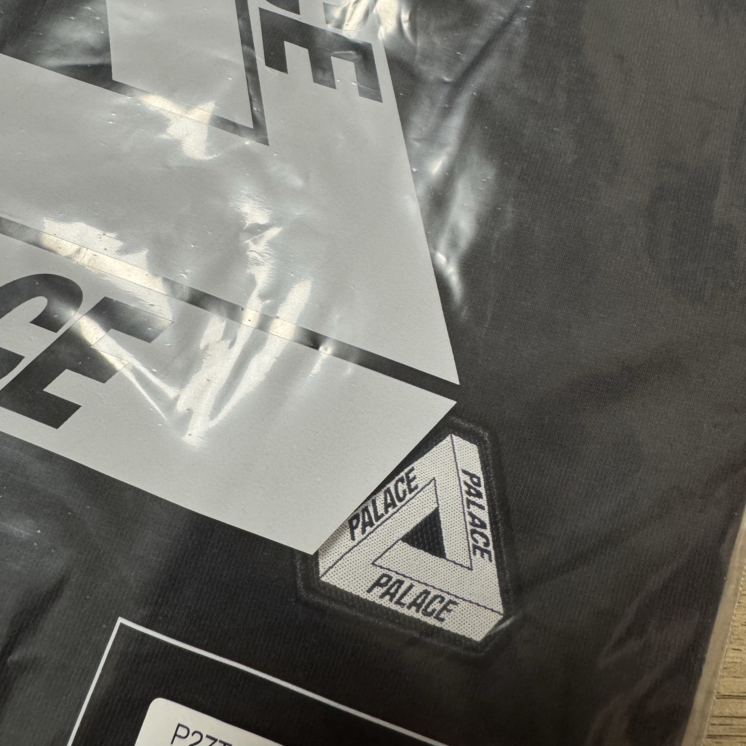 Palace Sofar T-Shirt Black 착용 스타일