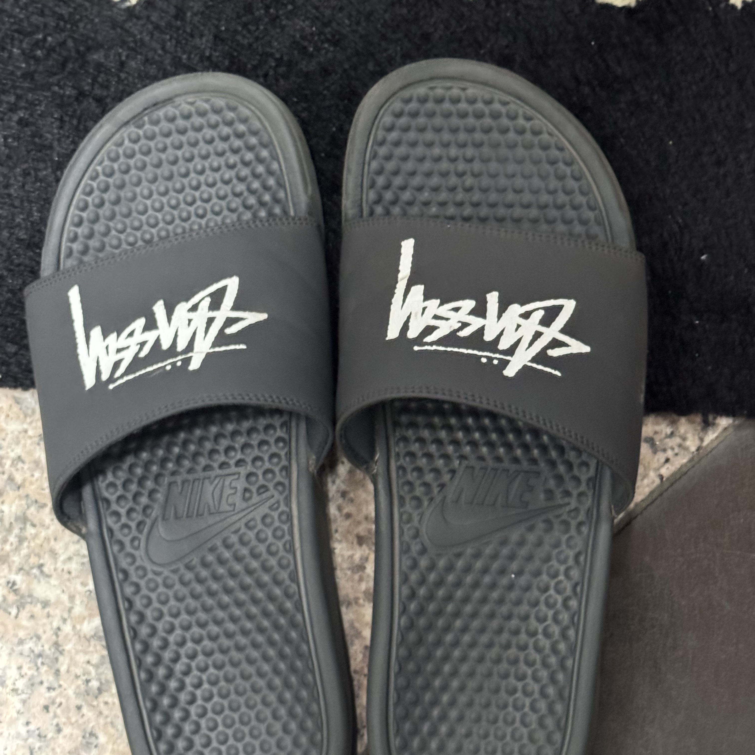Nike x Stussy Benassi Slide Off Noir 착용 스타일