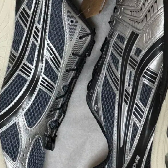 Asics Unlimited Gel-Kayano 14 Carrier Grey Black 착용 스타일