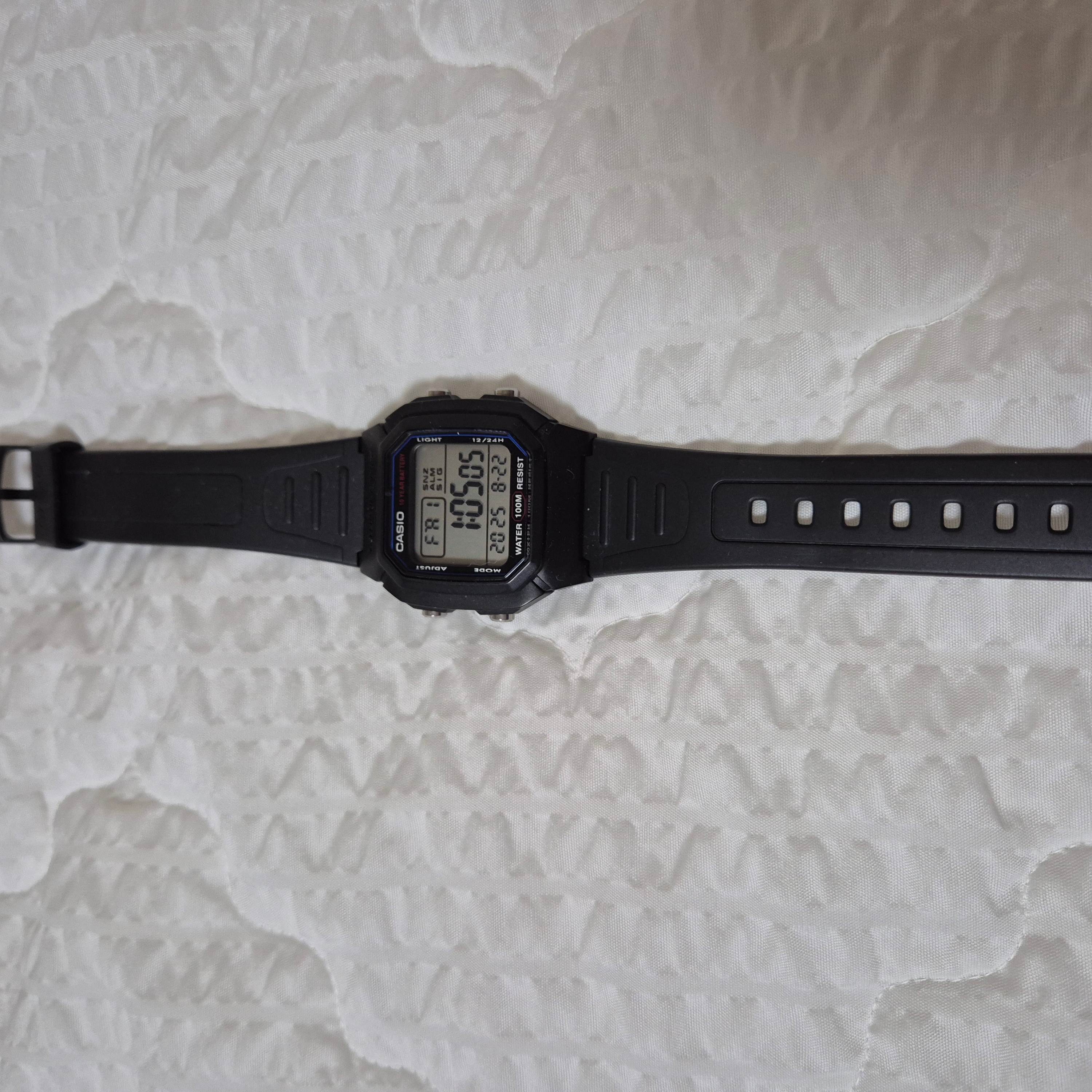 Casio W-800H-1AV 착용 스타일