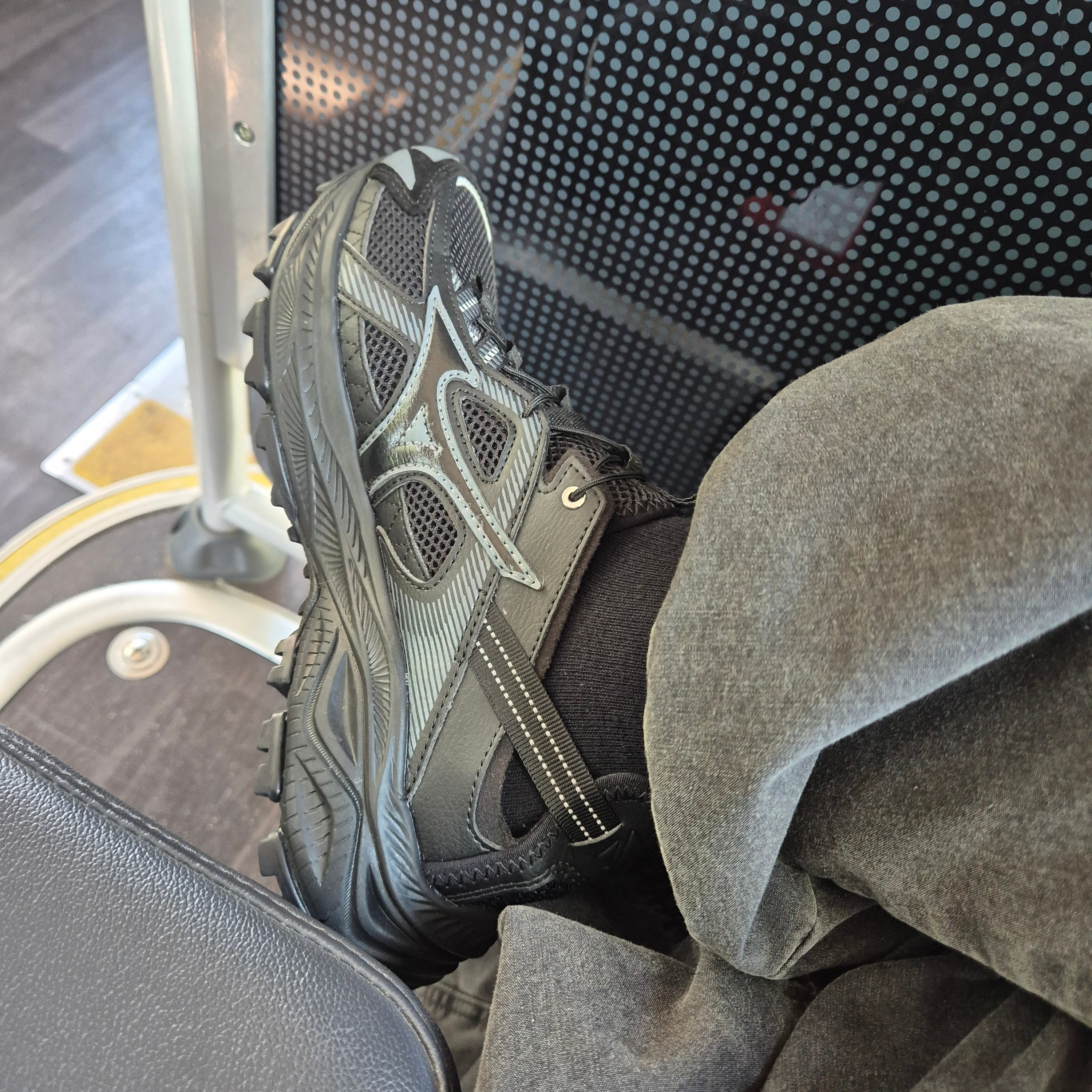 Mizuno Racer Trail SE Black 착용 스타일