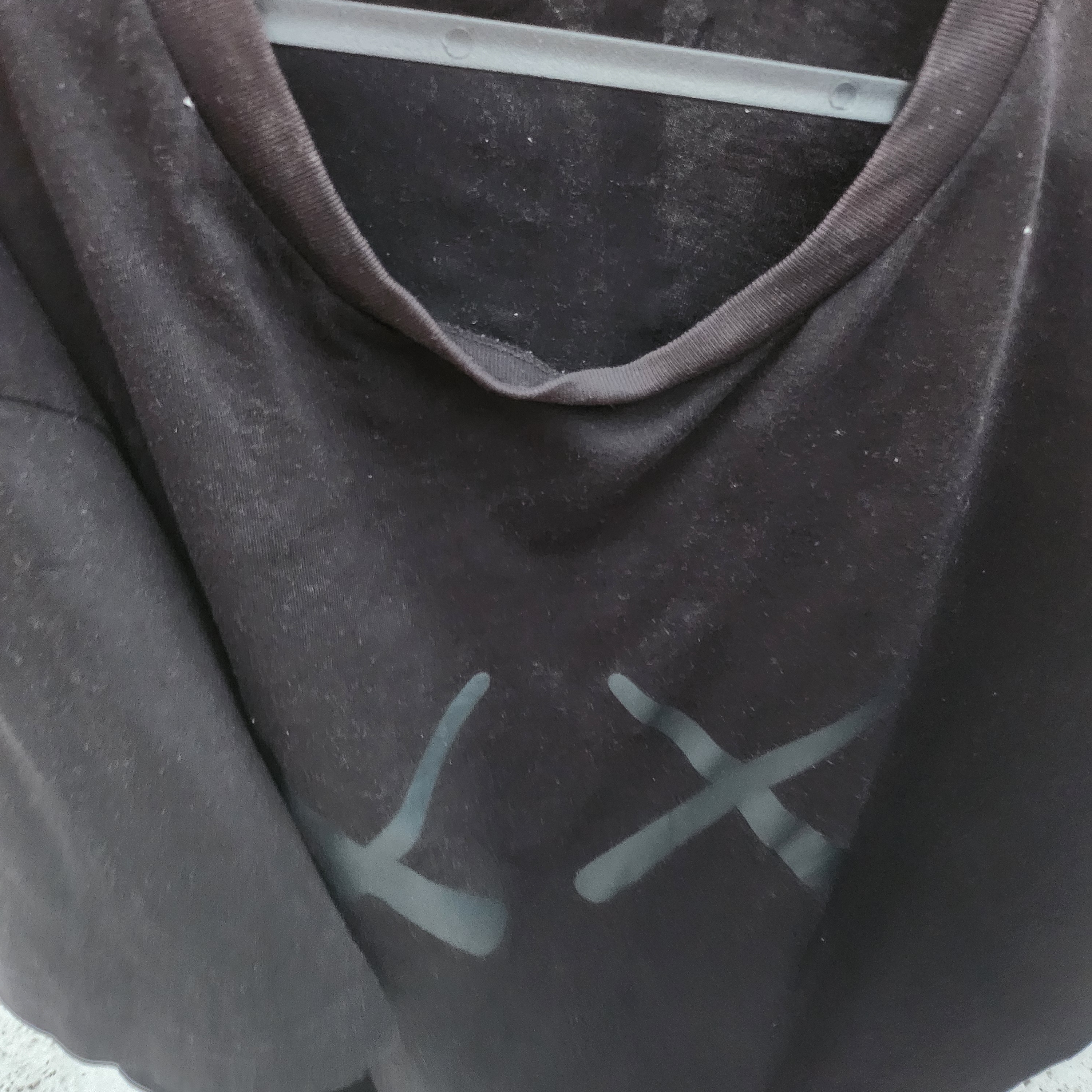 Uniqlo UT x Kaws x Warhol S/S Graphic T-Shirt D Black 착용 스타일
