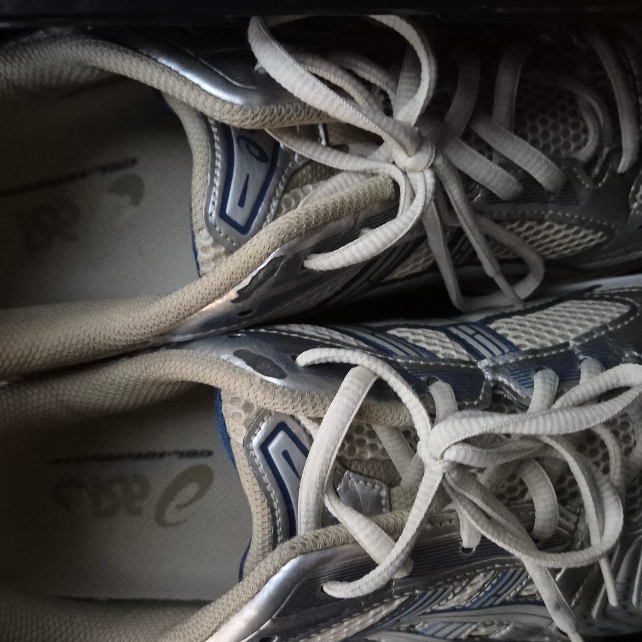 Asics Gel-Kayano 14 Cream Pure Silver 착용 스타일