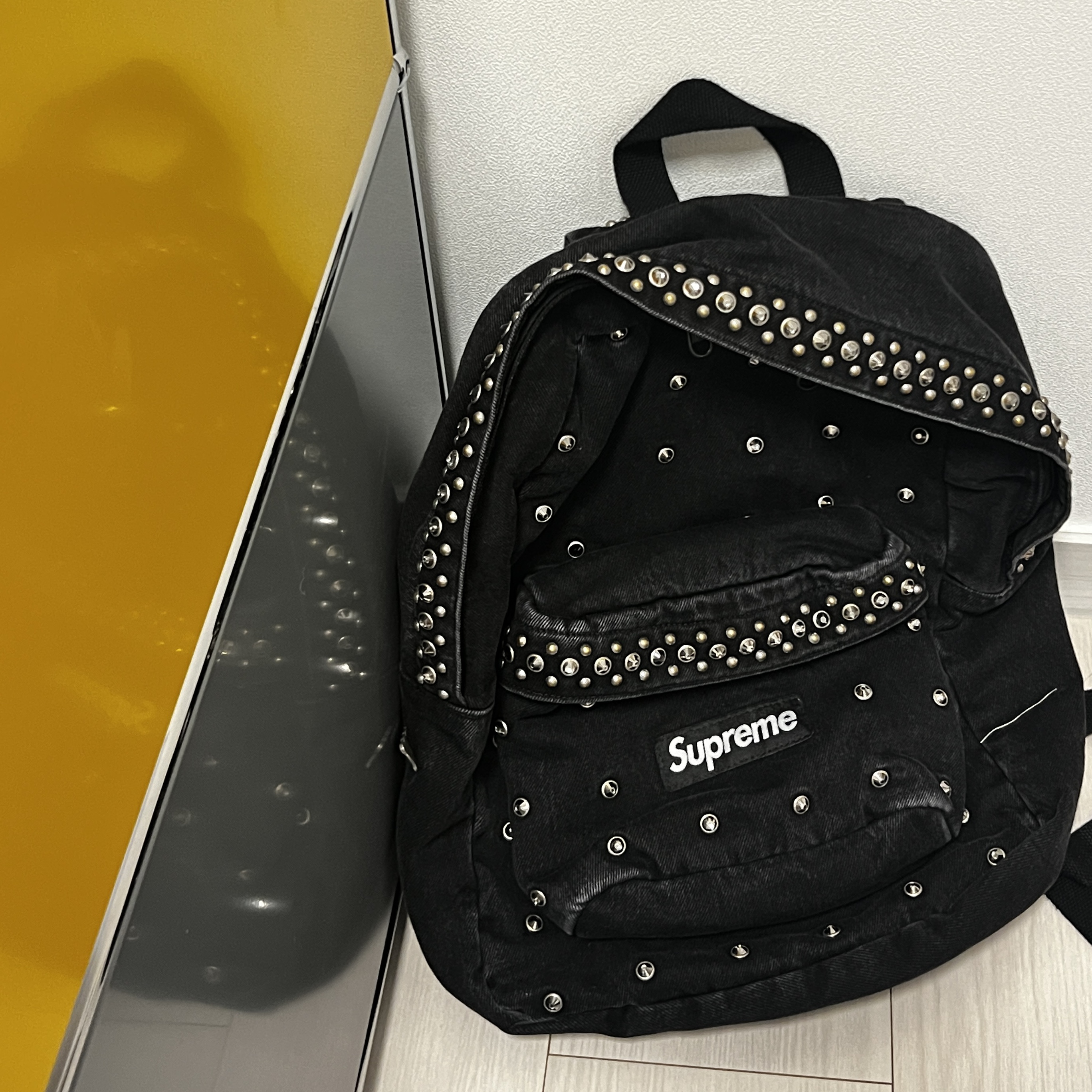 Supreme x B.B. Simon Denim Backpack Black - 25SS 착용 스타일