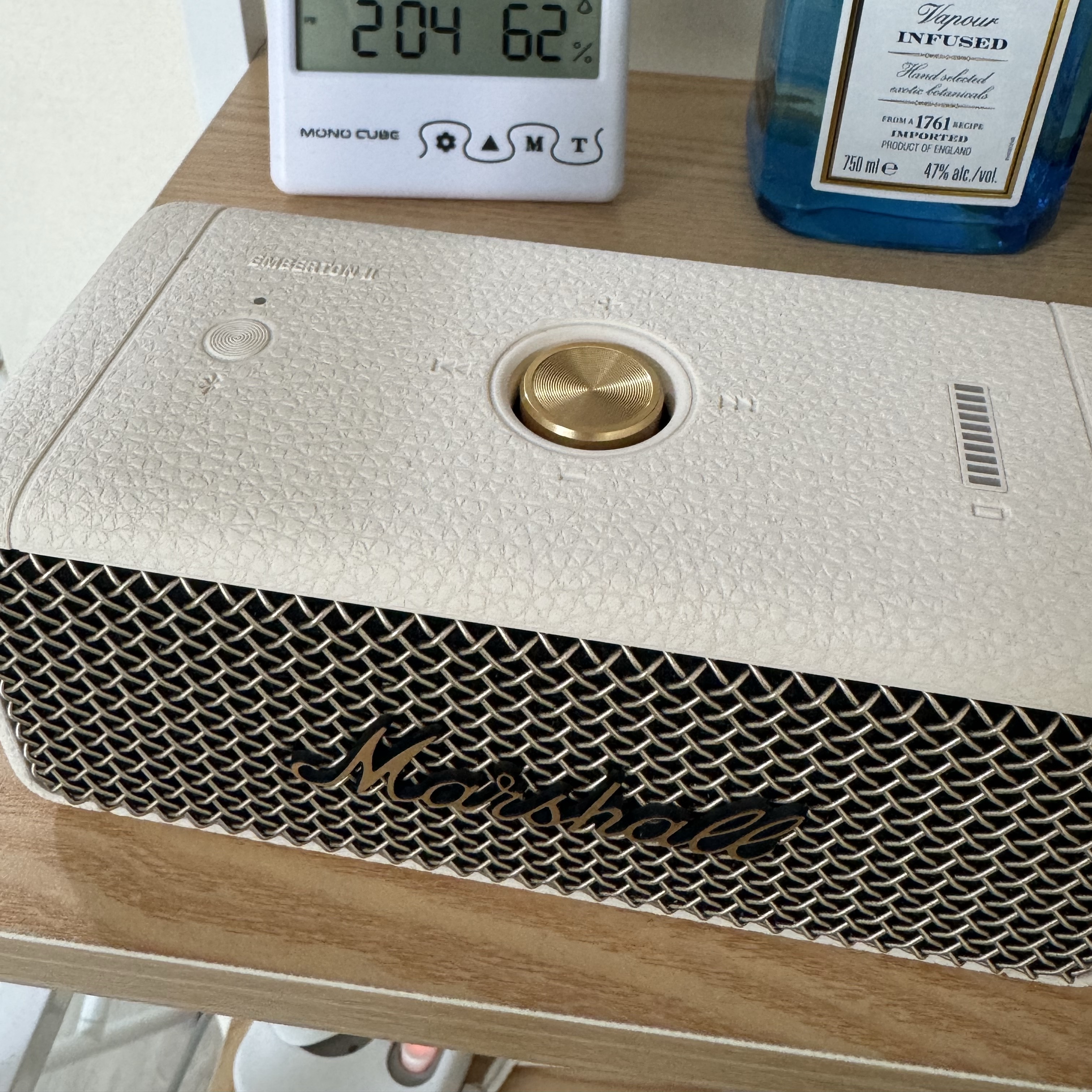 Marshall Emberton III Cream (Korean Ver.) 착용 스타일