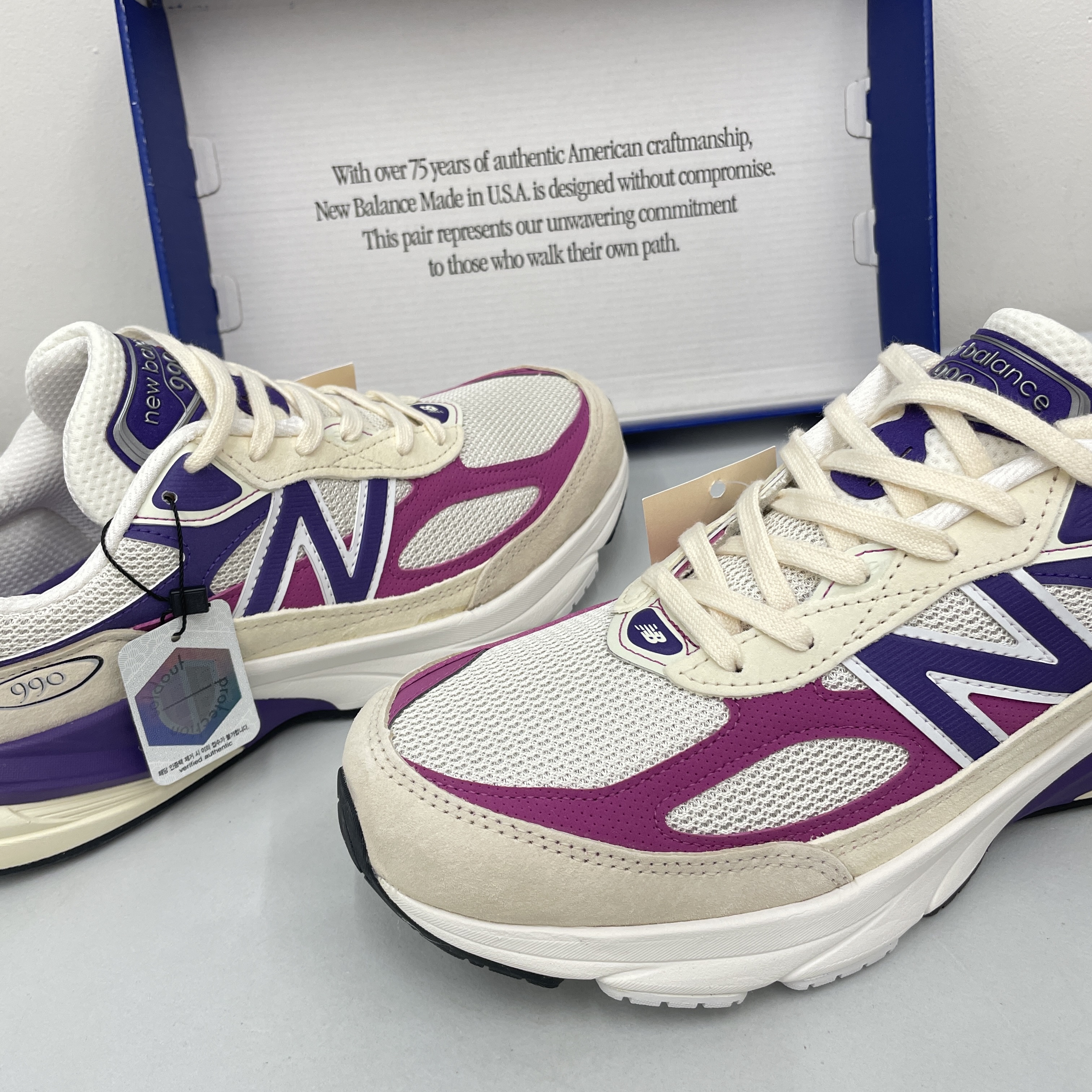 New Balance 990v6 Made in USA Limestone Magenta 착용 스타일 - 2