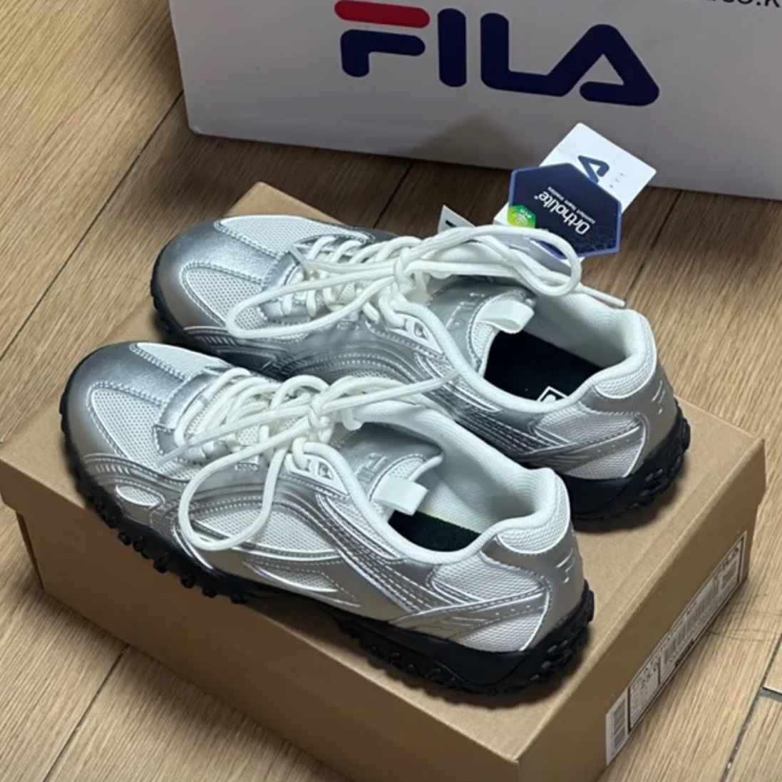 Fila Echappe MS Silver Moon 착용 스타일