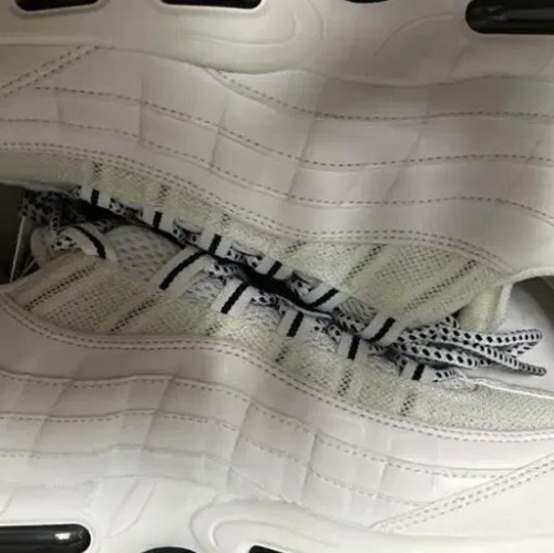Nike Air Max 95 White Black 착용 스타일