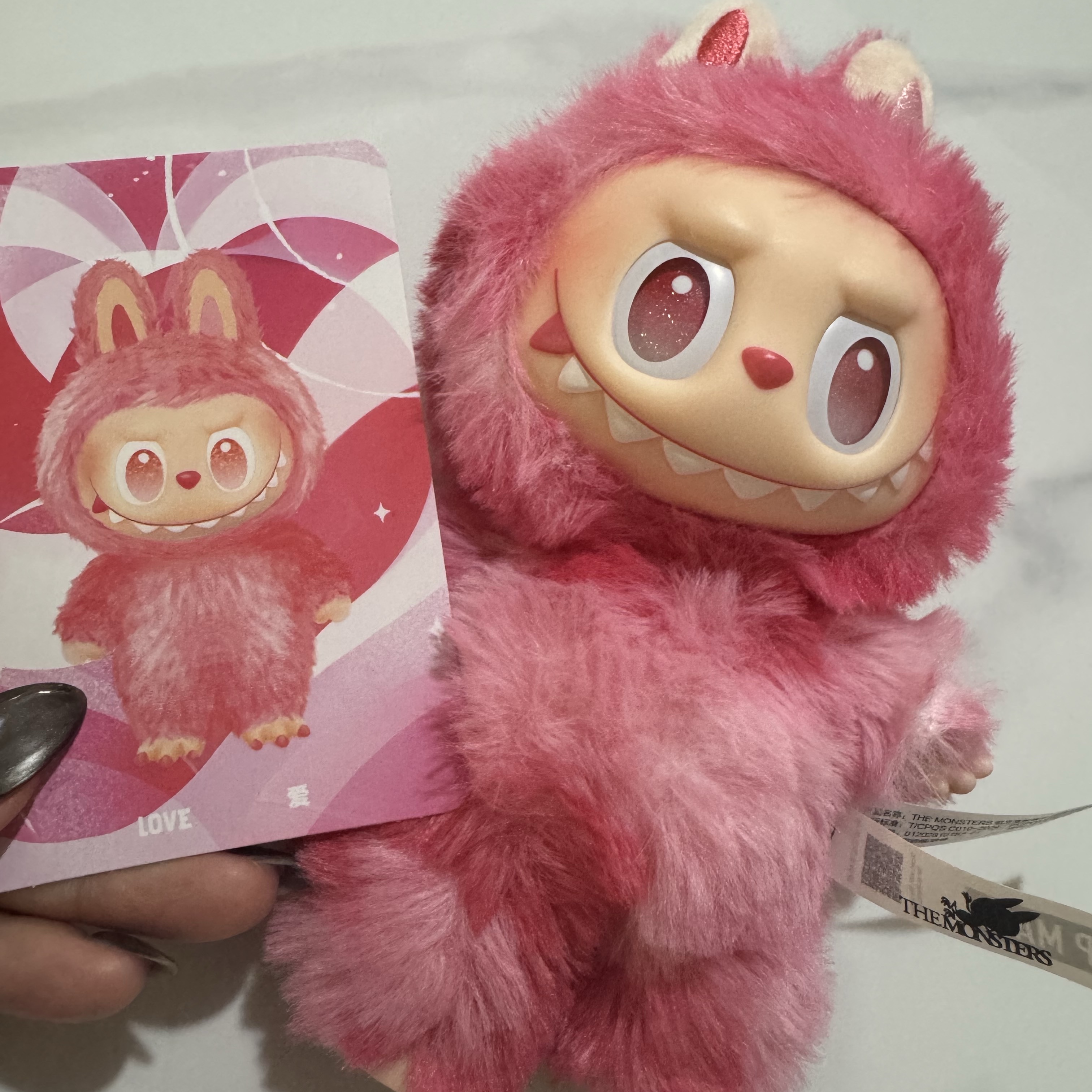 Pop Mart Labubu The Monsters Highlight Series Sealed Case (1 Blind Box) 착용 스타일