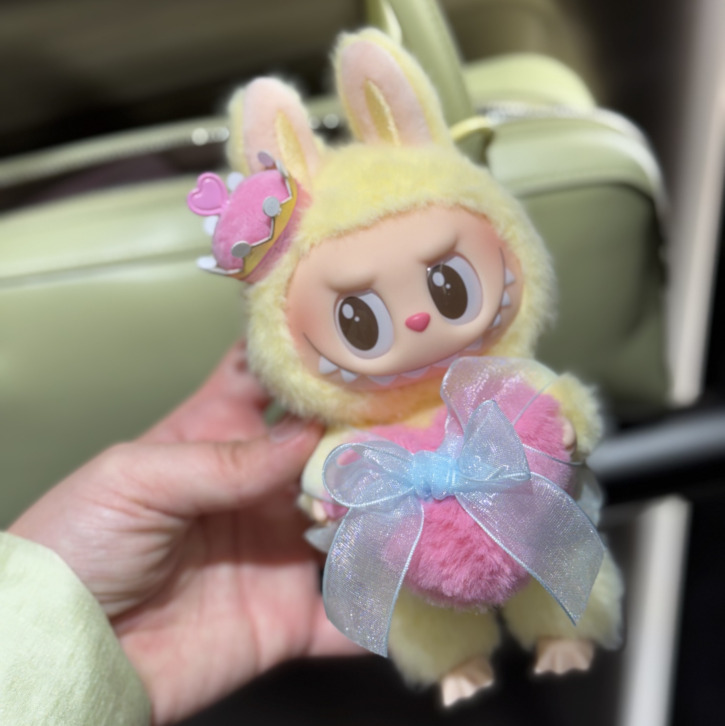 Pop Mart The Monsters Checkmate Series Plush Keyring 착용 스타일