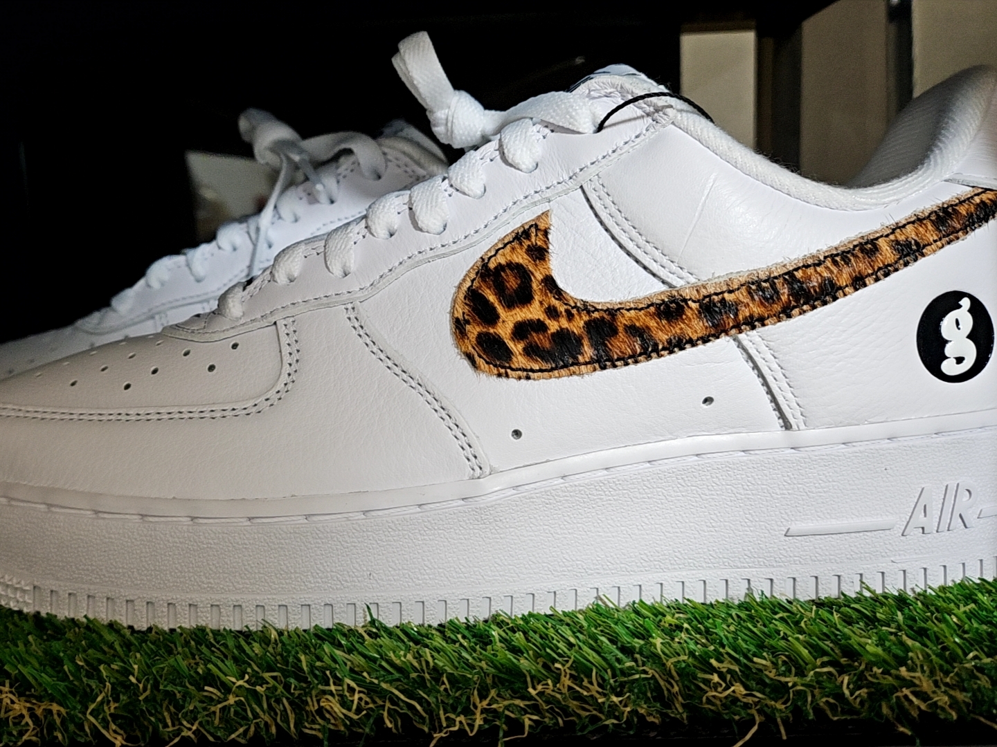 Nike x Supreme x GOODENOUGH Air Force 1 Low White - 25SS 착용 스타일