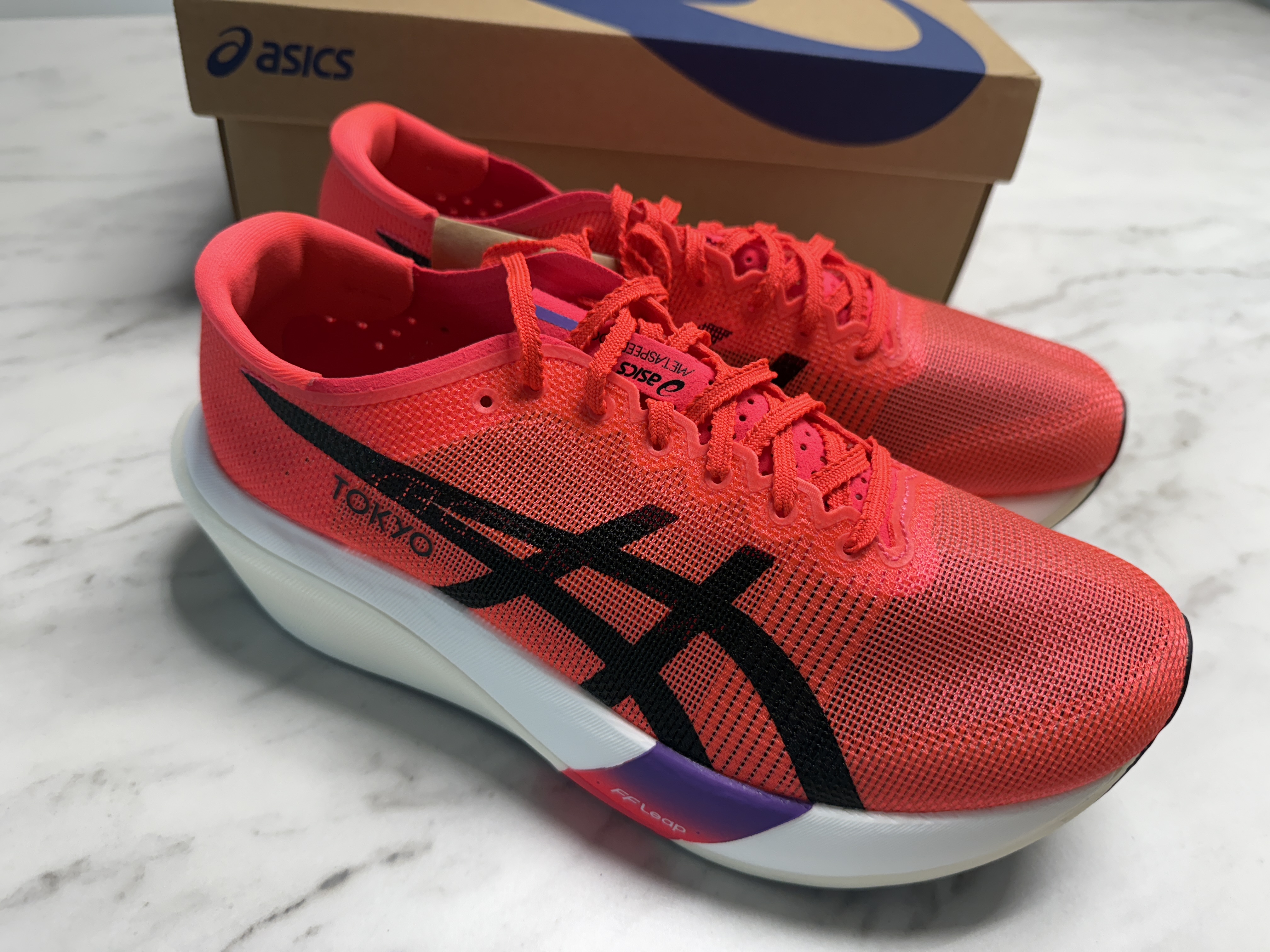 Asics Metaspeed Edge Tokyo Flash Red Black 착용 스타일