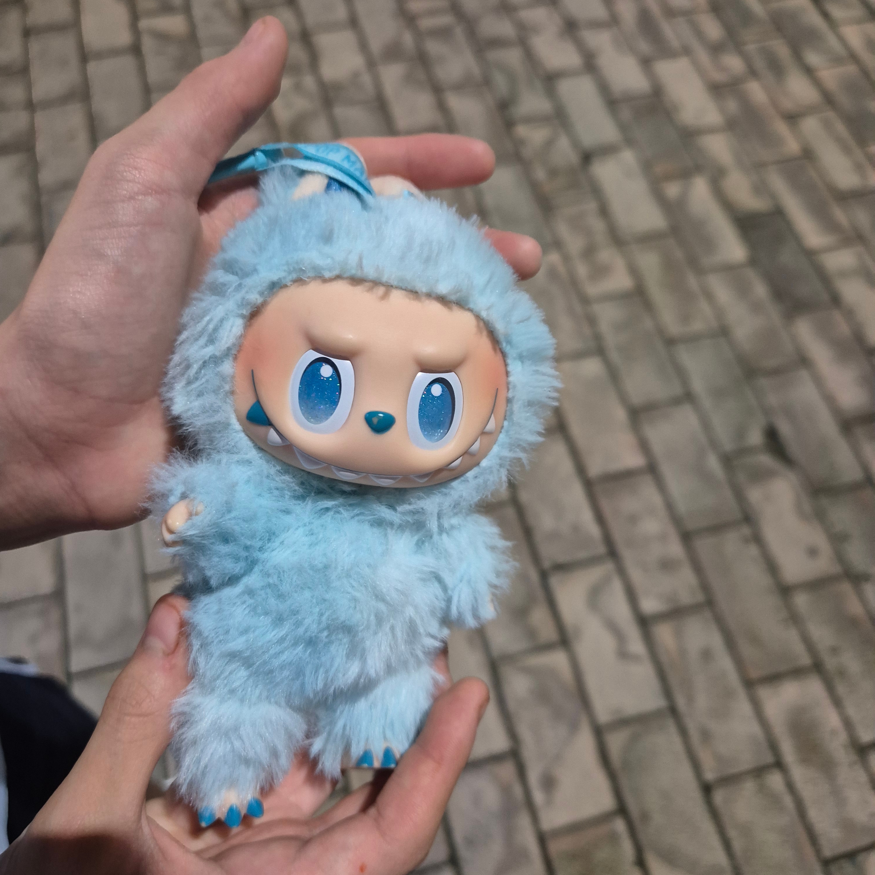 Pop Mart Labubu The Monsters Highlight Series Hope Keyring (Opened Case) 착용 스타일