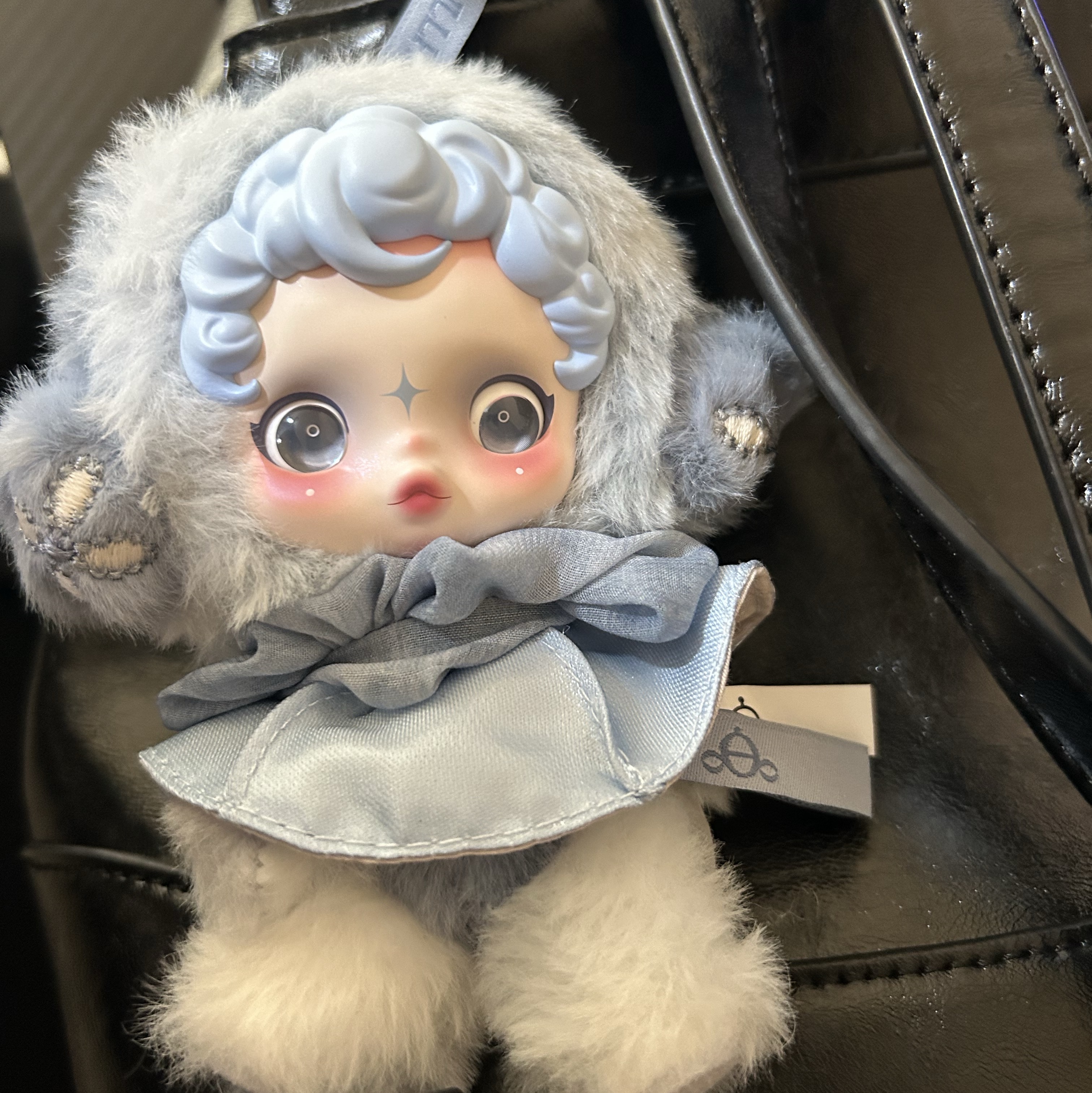 Pop Mart Skullpanda L’Impressionnisme Series Plush Doll Dew (Opened Case) 착용 스타일