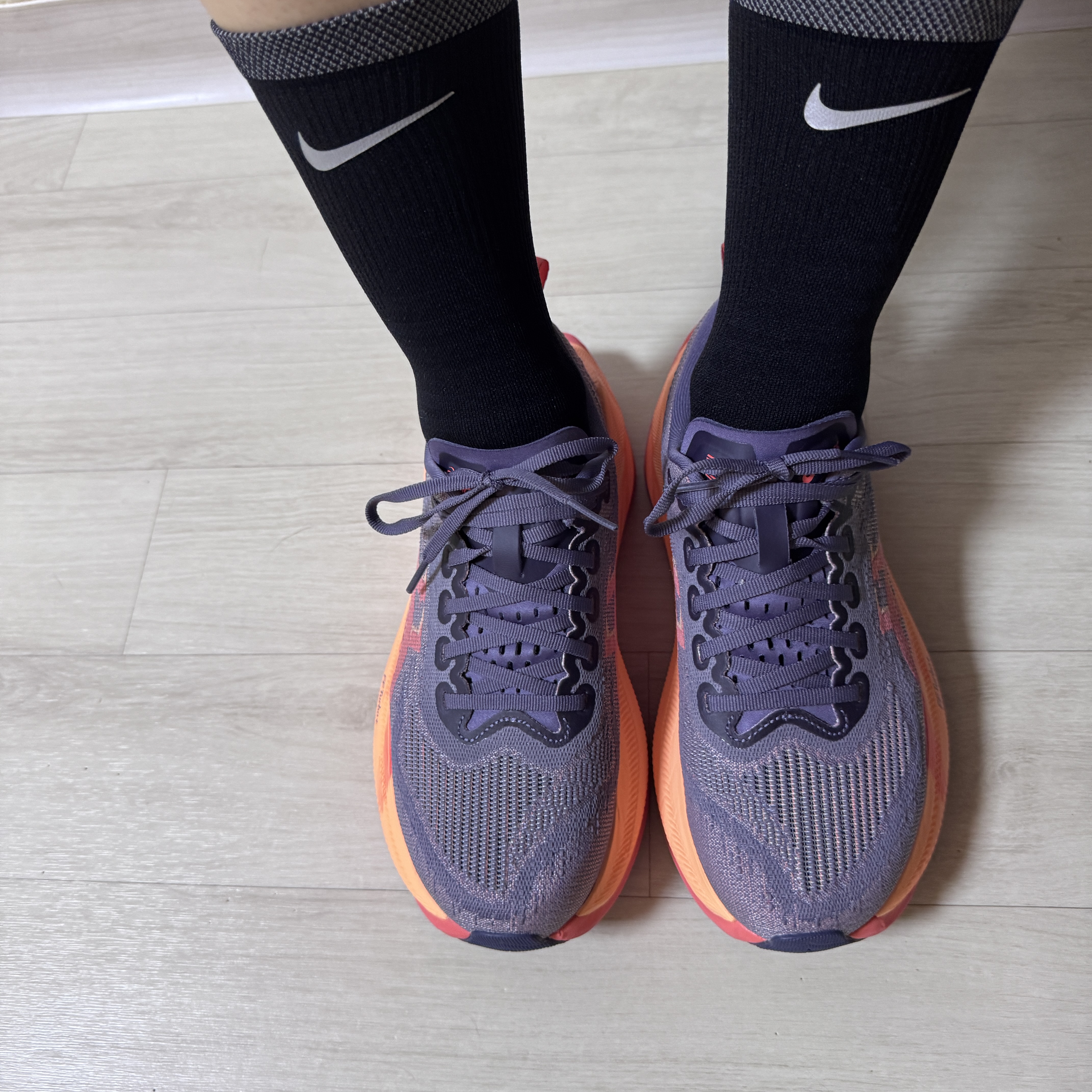 Asics Superblast 2 Greyish Purple Coral Reef 착용 스타일 - 1