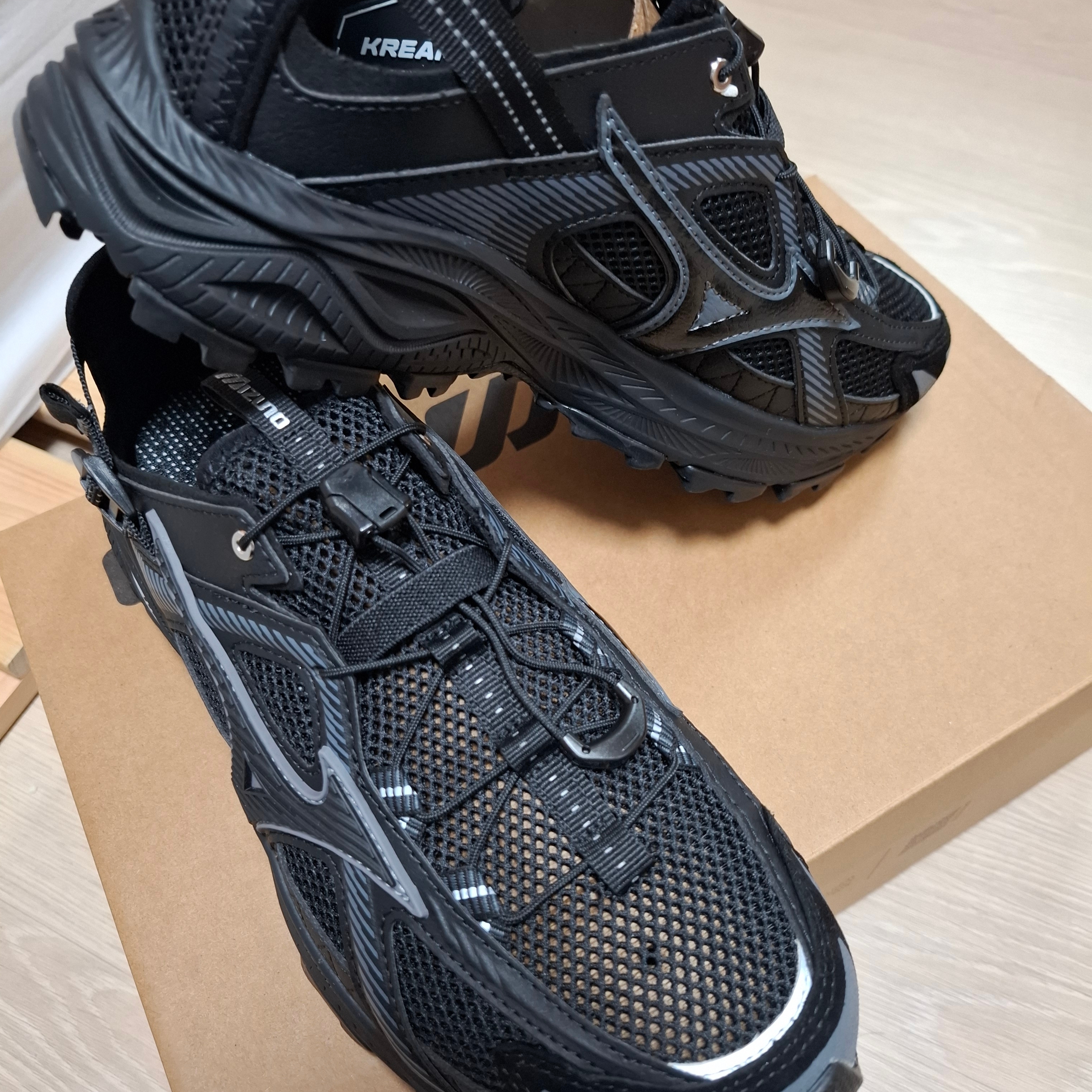 Mizuno Racer Trail SE Black 착용 스타일