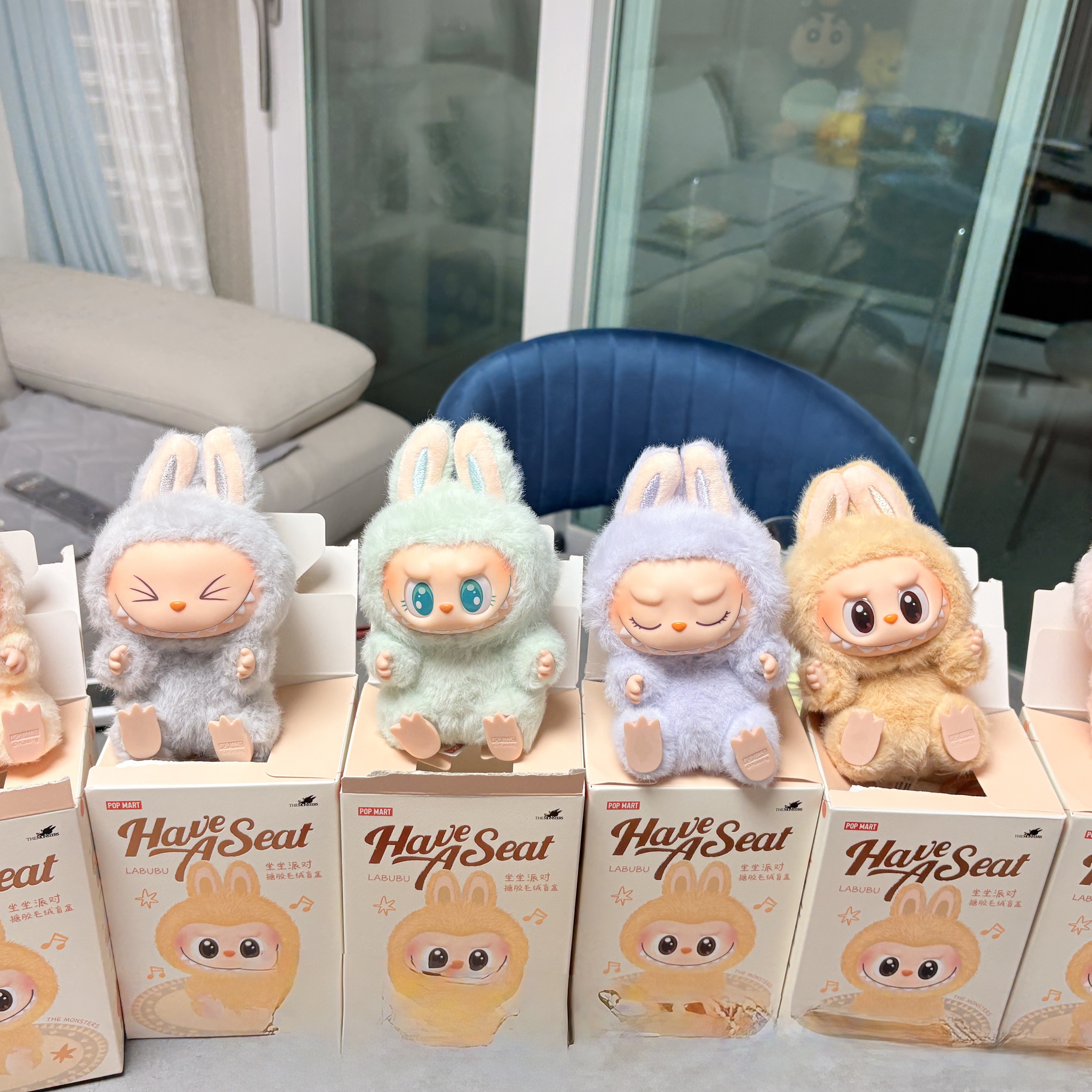 Pop Mart Labubu Let's Play Together Doll Series Sealed Case (6 Blind Boxes) 착용 스타일 - 1