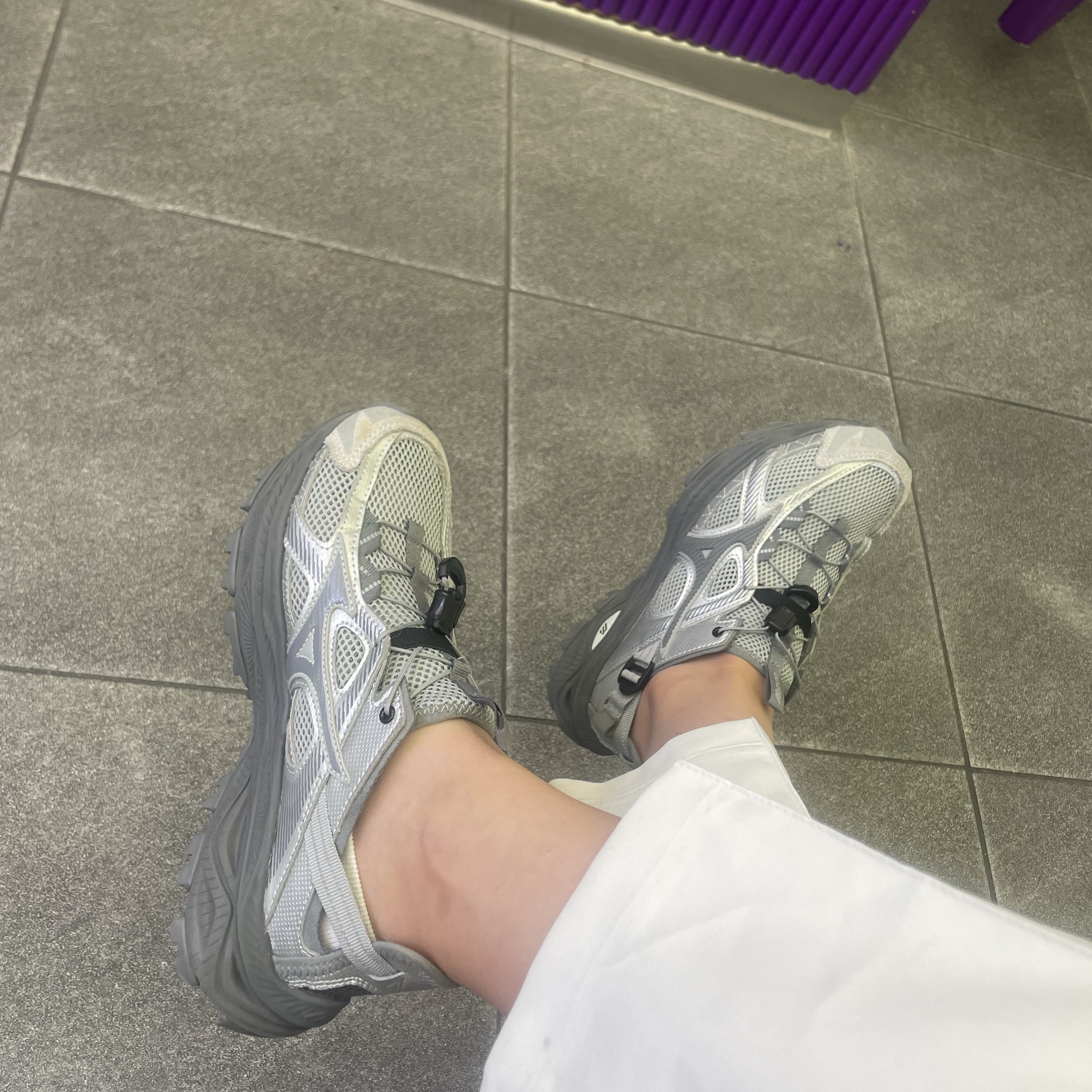 Mizuno Racer Trail SE Silver Grey 착용 스타일