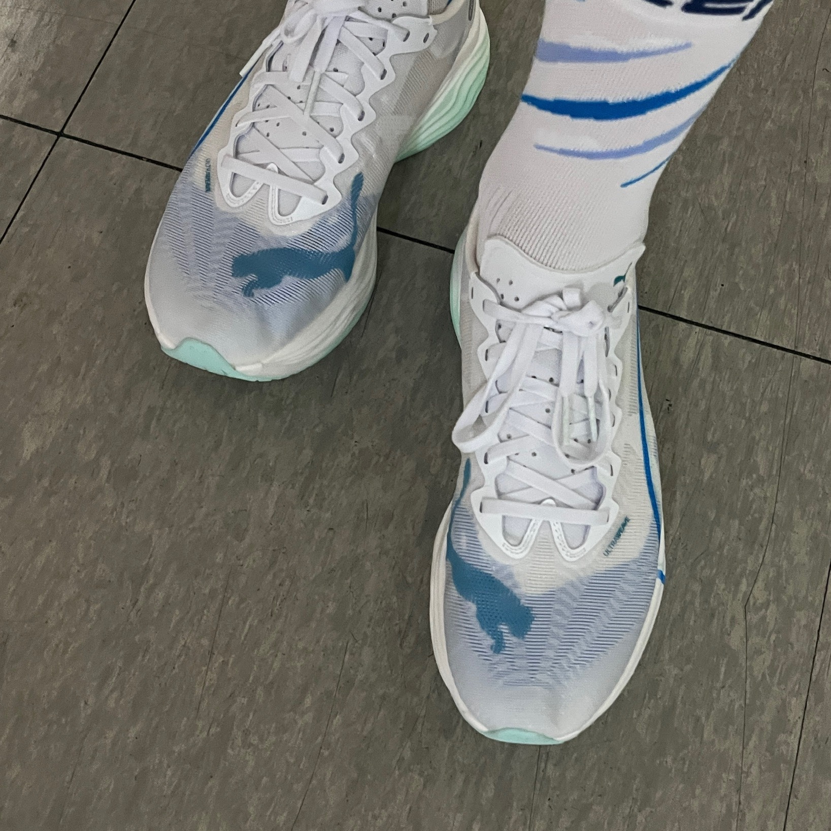 Puma Deviate Nitro Elite 3 White Speed Blue 착용 스타일