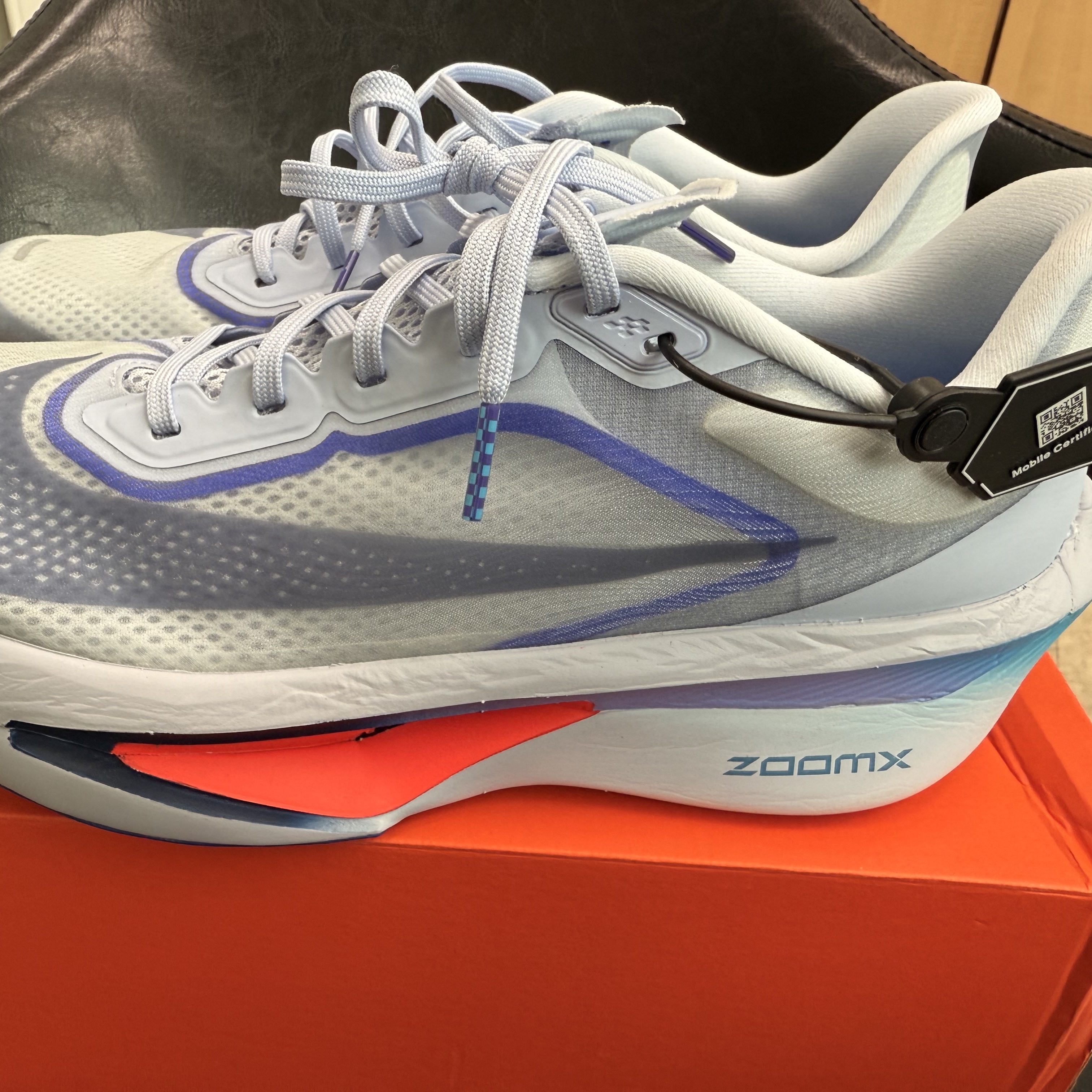 Nike Zoom Fly 6 Ghost Football Grey 착용 스타일 - 3