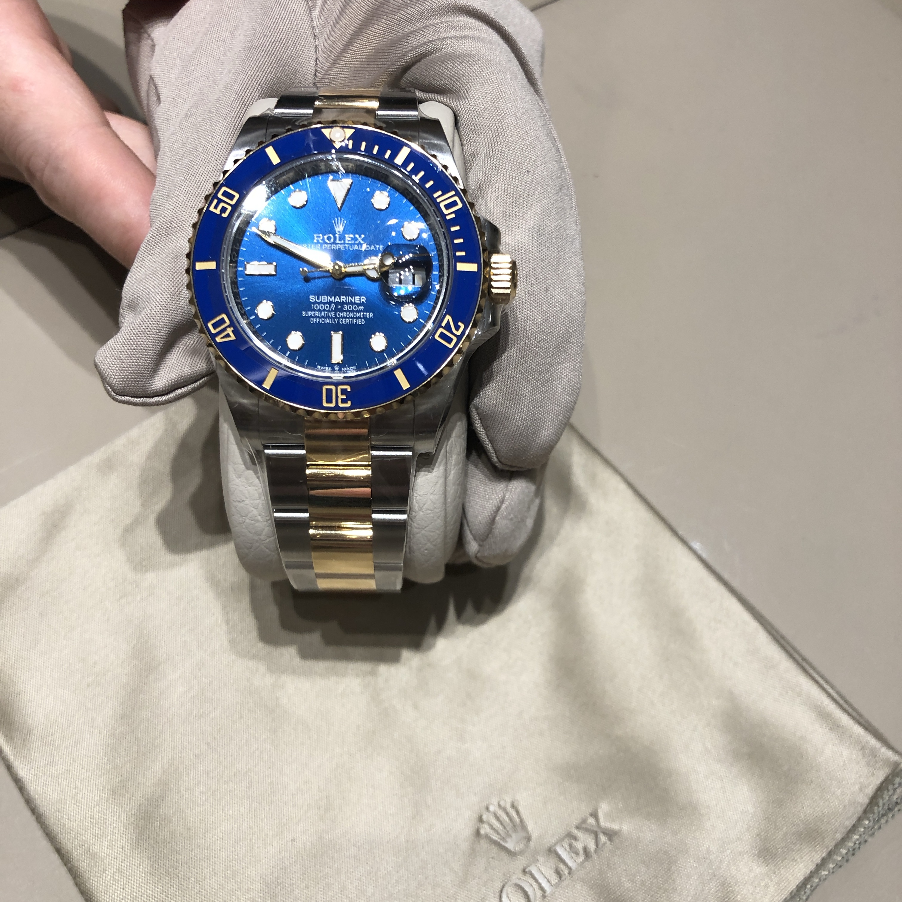Rolex Submariner Date 41mm 126613LB Royal Blue Oyster 착용 스타일 - 1