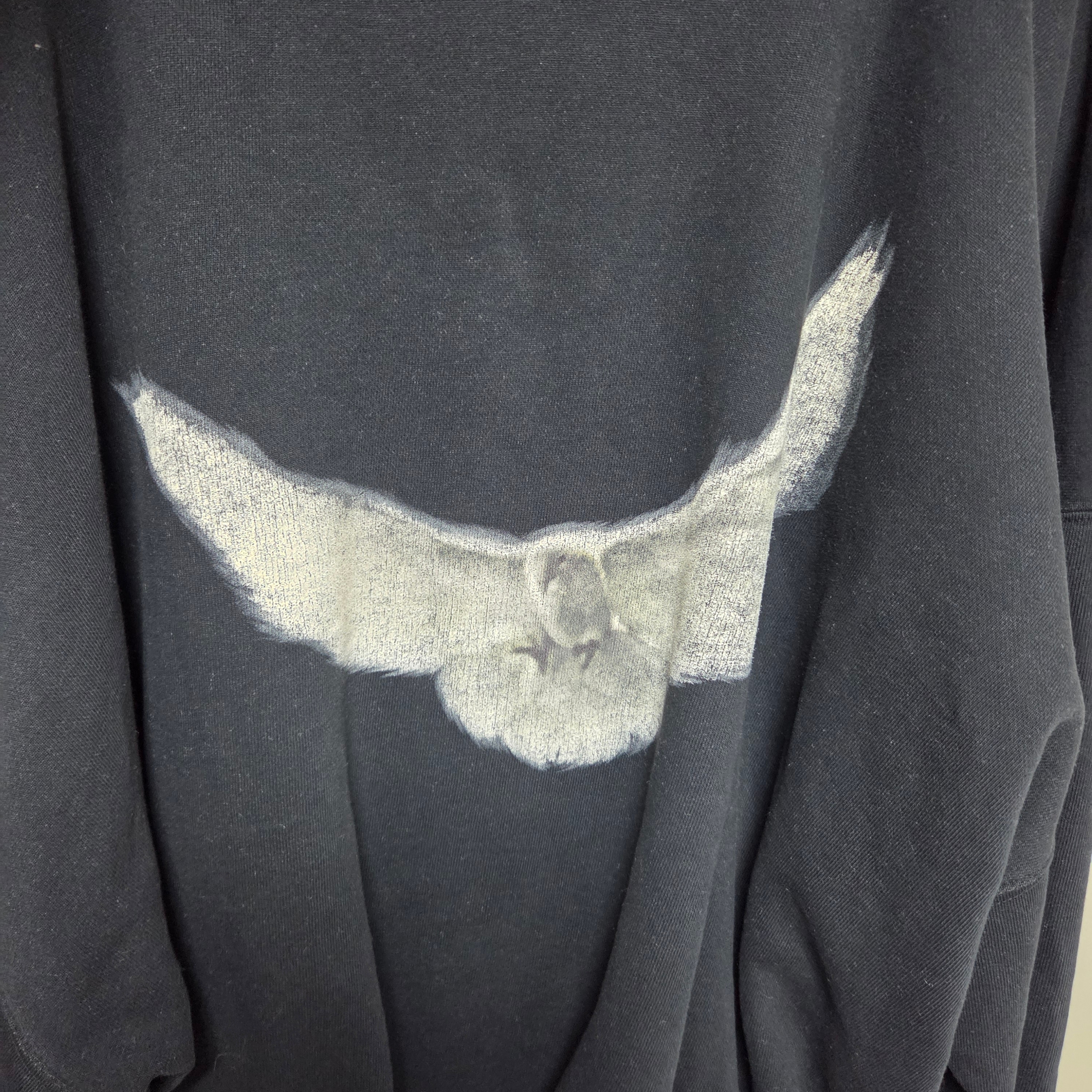 Yeezy Gap Engineered By Balenciaga Dove Hoodie Washed Black 착용 스타일 - 1