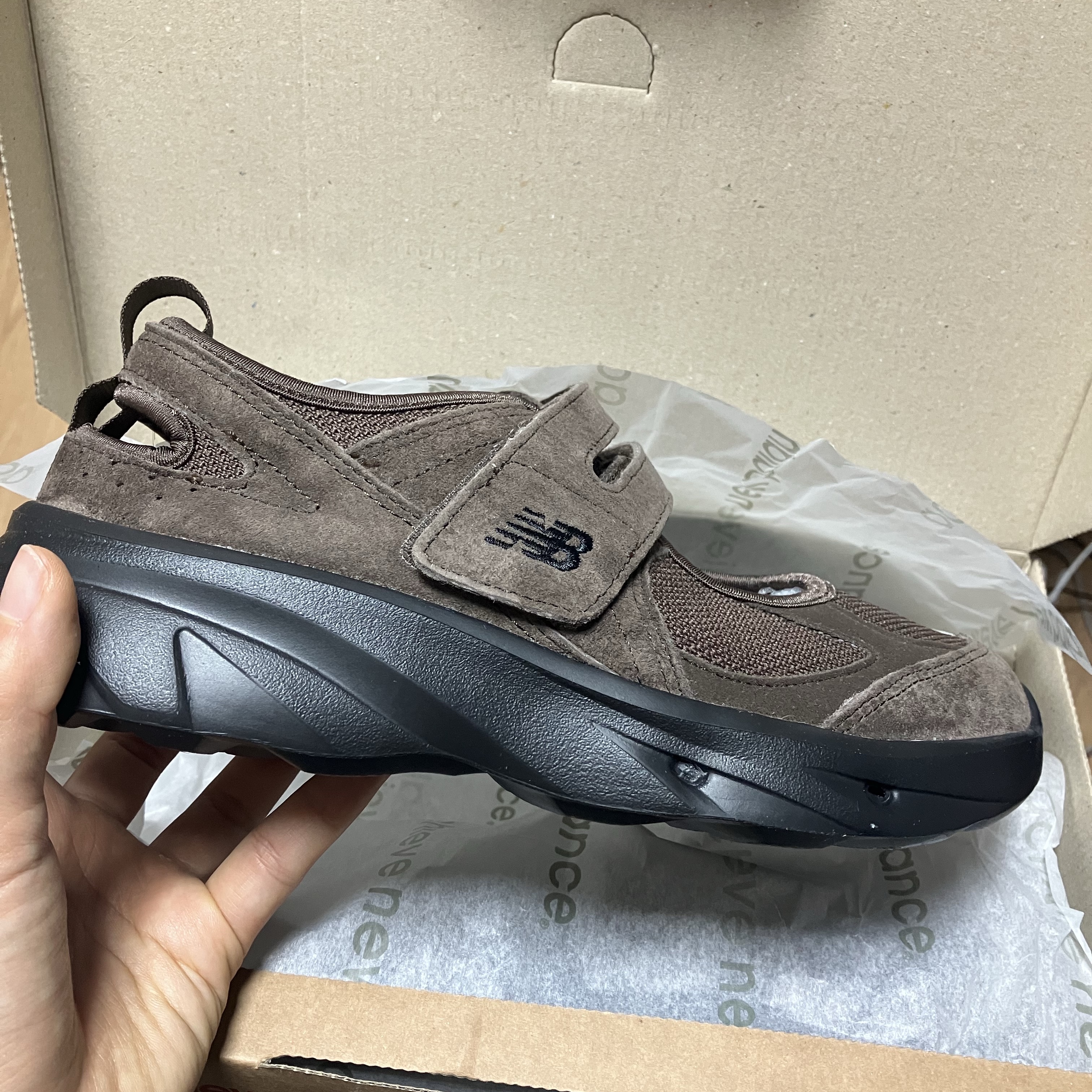 (W) New Balance Breeze SD2203 Brown 착용 스타일 - 1
