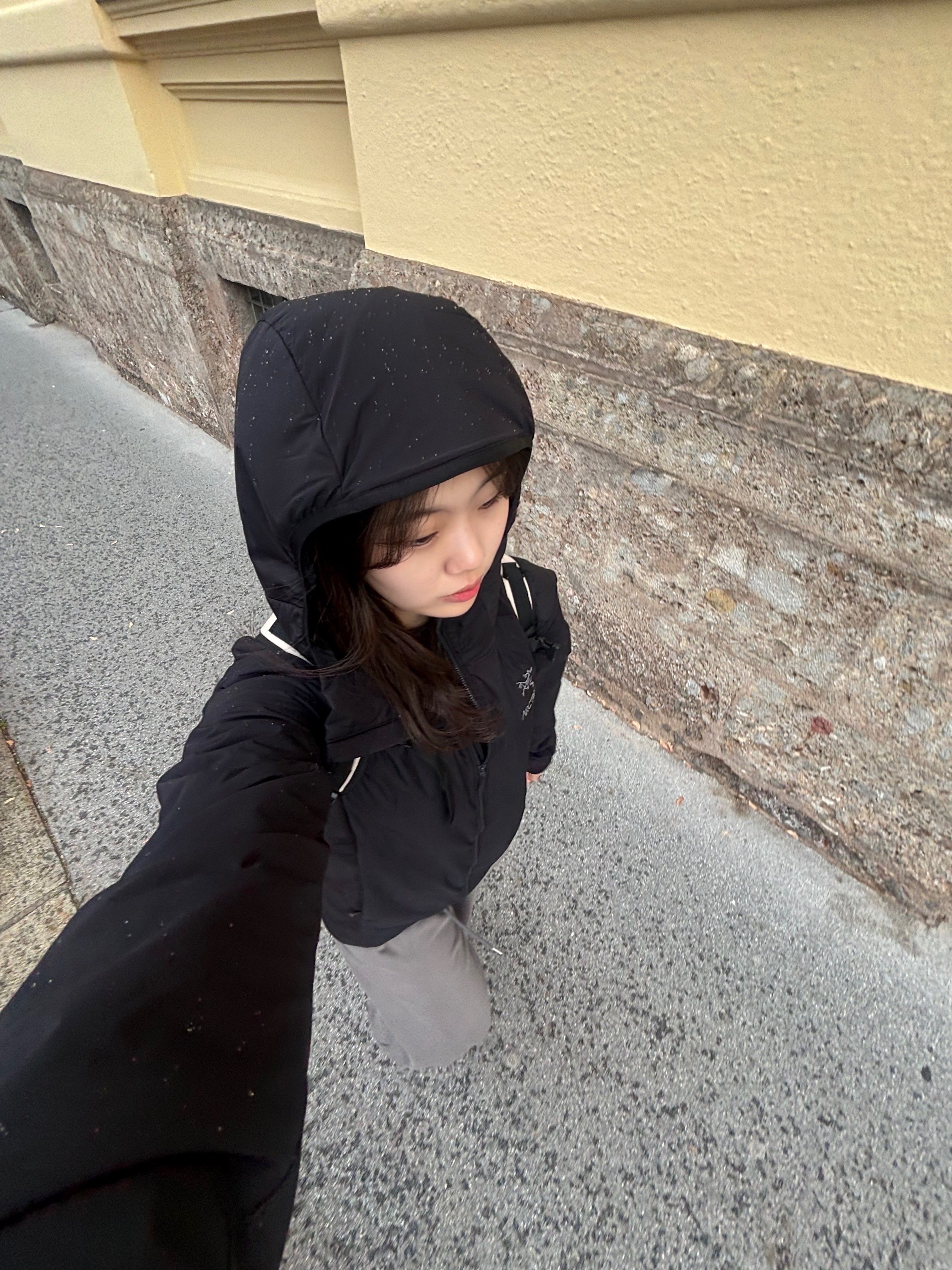 Arc'teryx Atom Hoody Black, Arc'teryx Atom LT Hoody Black 착용 스타일 - 1