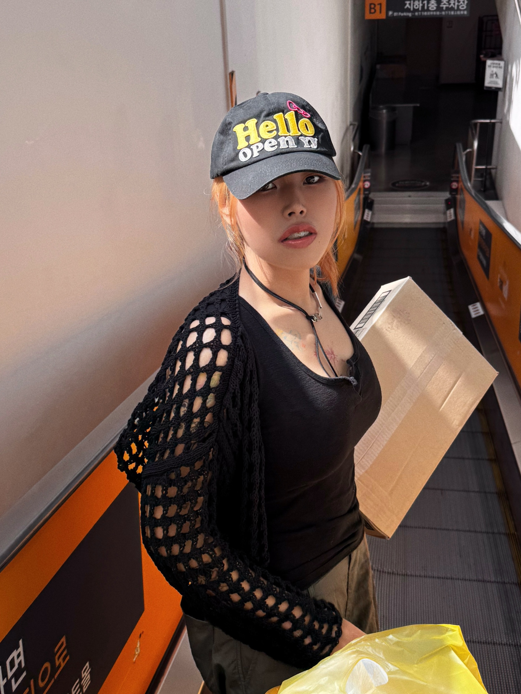 Open Yy x Hello Kitty Hello Ball Cap Black 착용 스타일 - 3