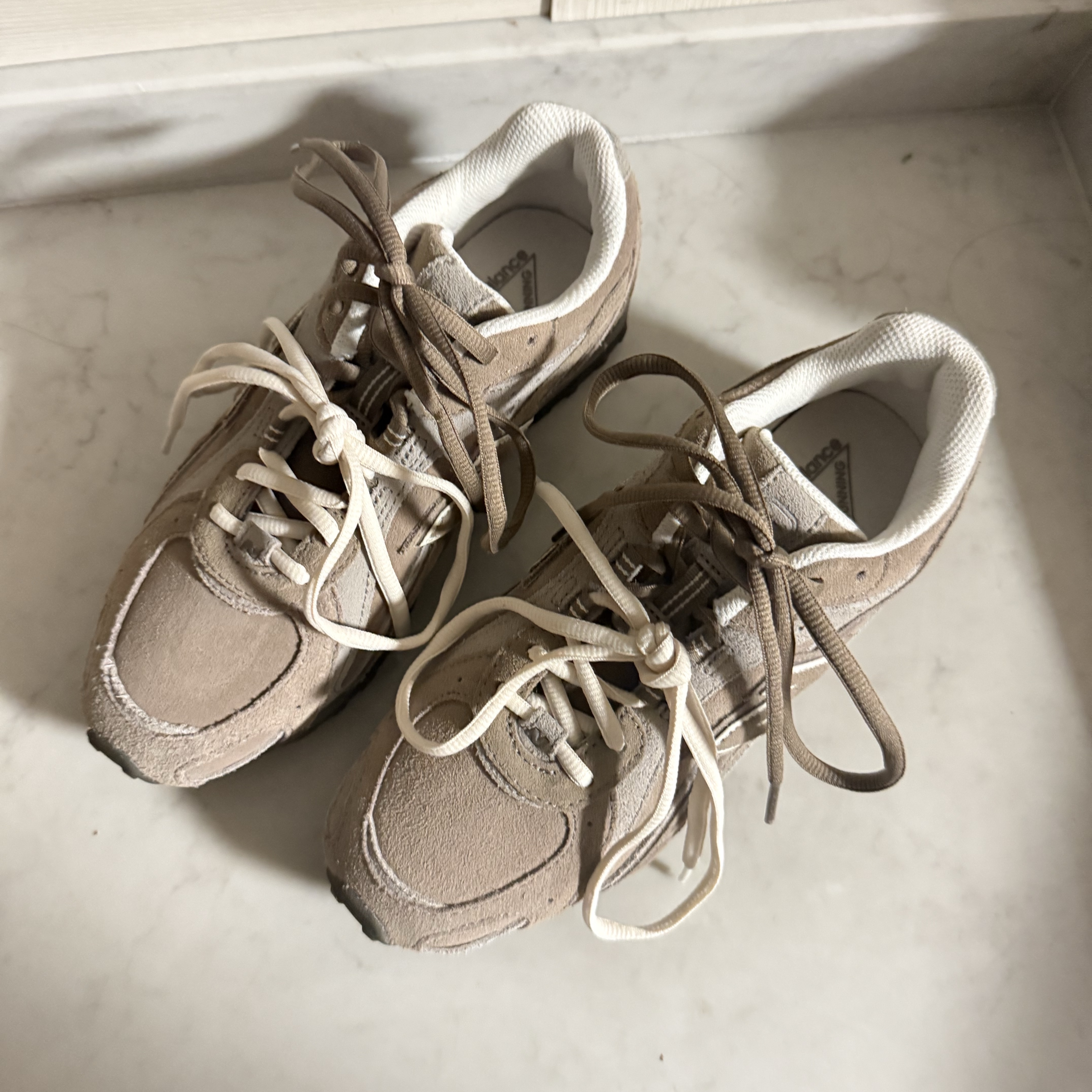 New Balance 204L Suede Mushroom Arid Stone 착용 스타일