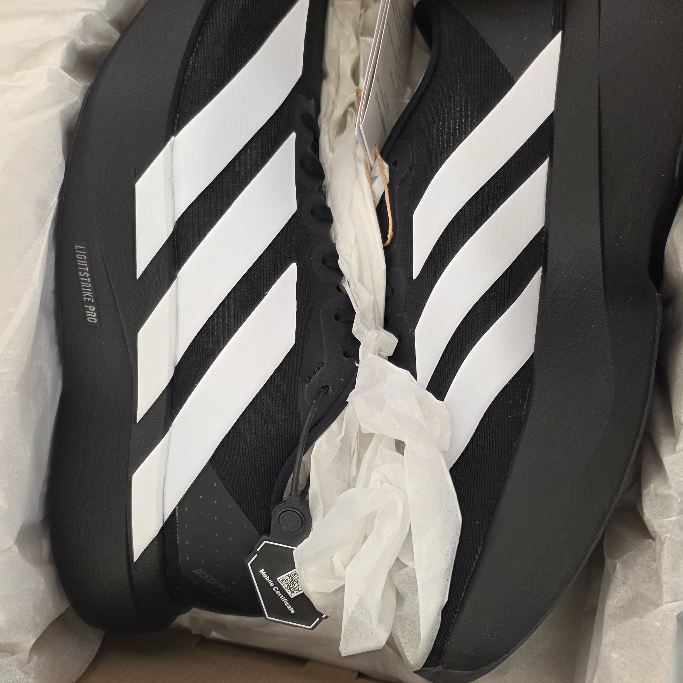 Adidas Adizero EVO SL Core Black Cloud White 착용 스타일