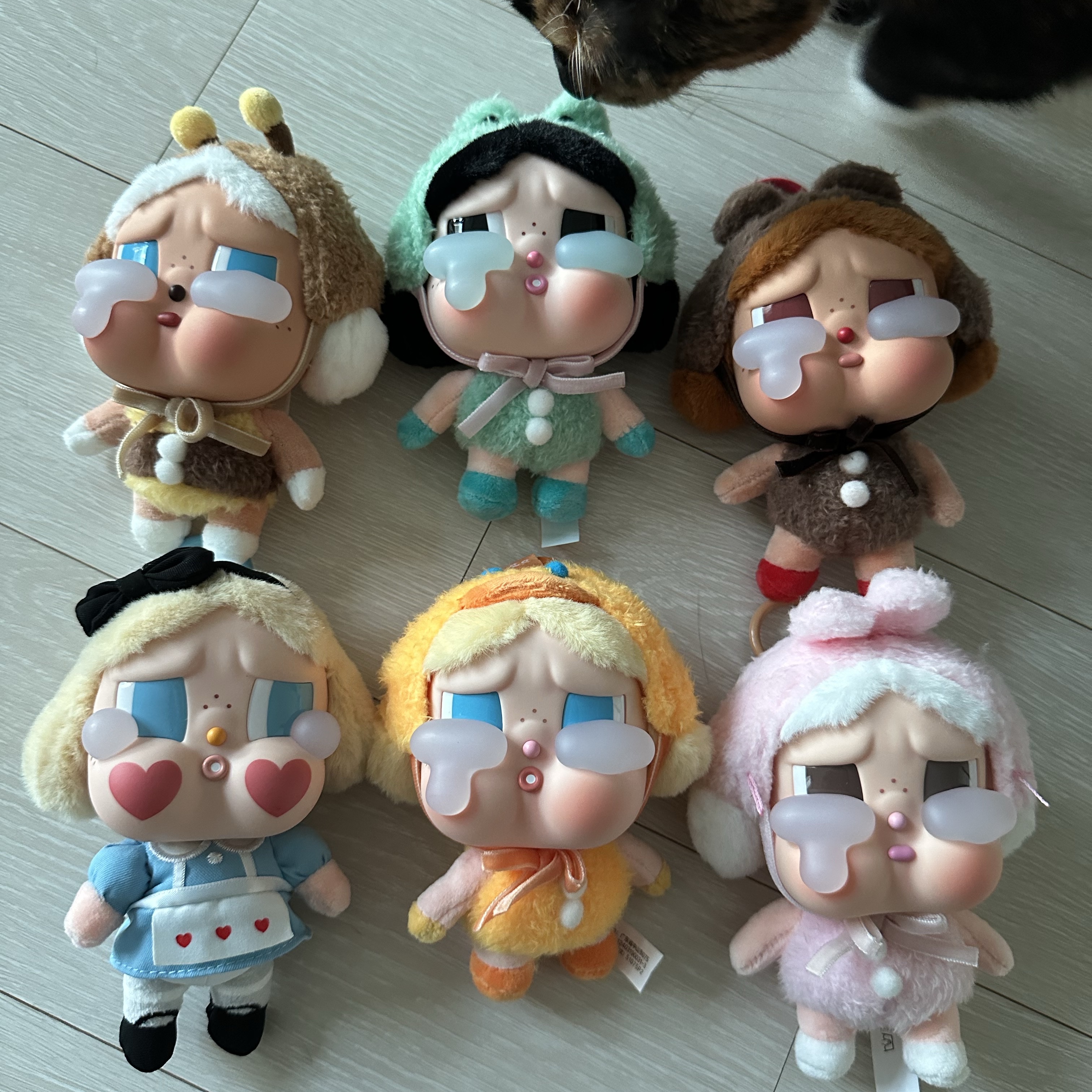 Pop Mart Crybaby Crying Again Series Plush Keyring Sealed Case (6 Blind Boxes) 착용 스타일 - 1