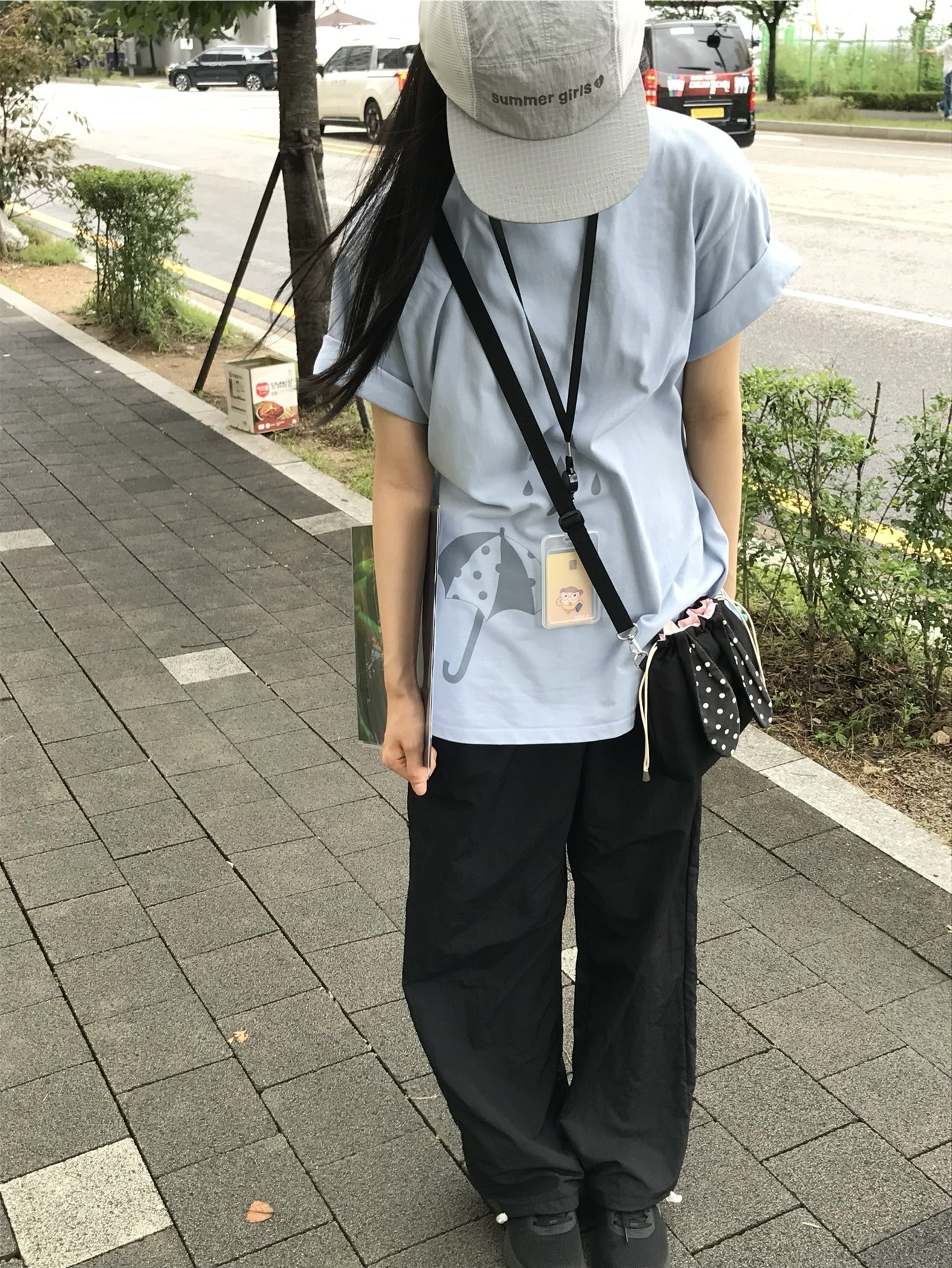 Isummerly Summer Girls Nylon Camp Cap Gray, Isummerly Rainy T-shirt-Light Blue 착용 스타일