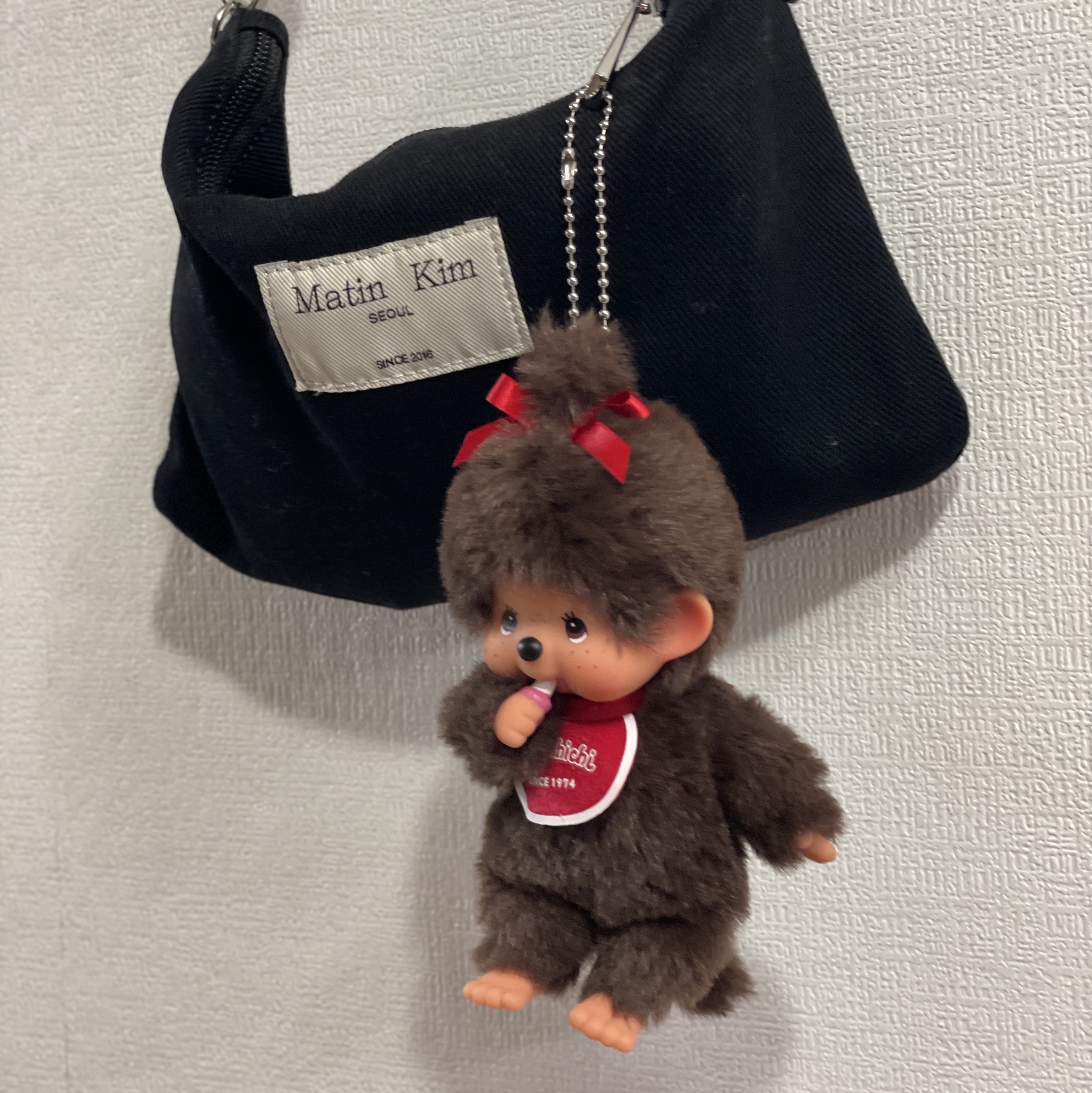 Monchhichi SS Girl Key Chain Brown 착용 스타일 - 1