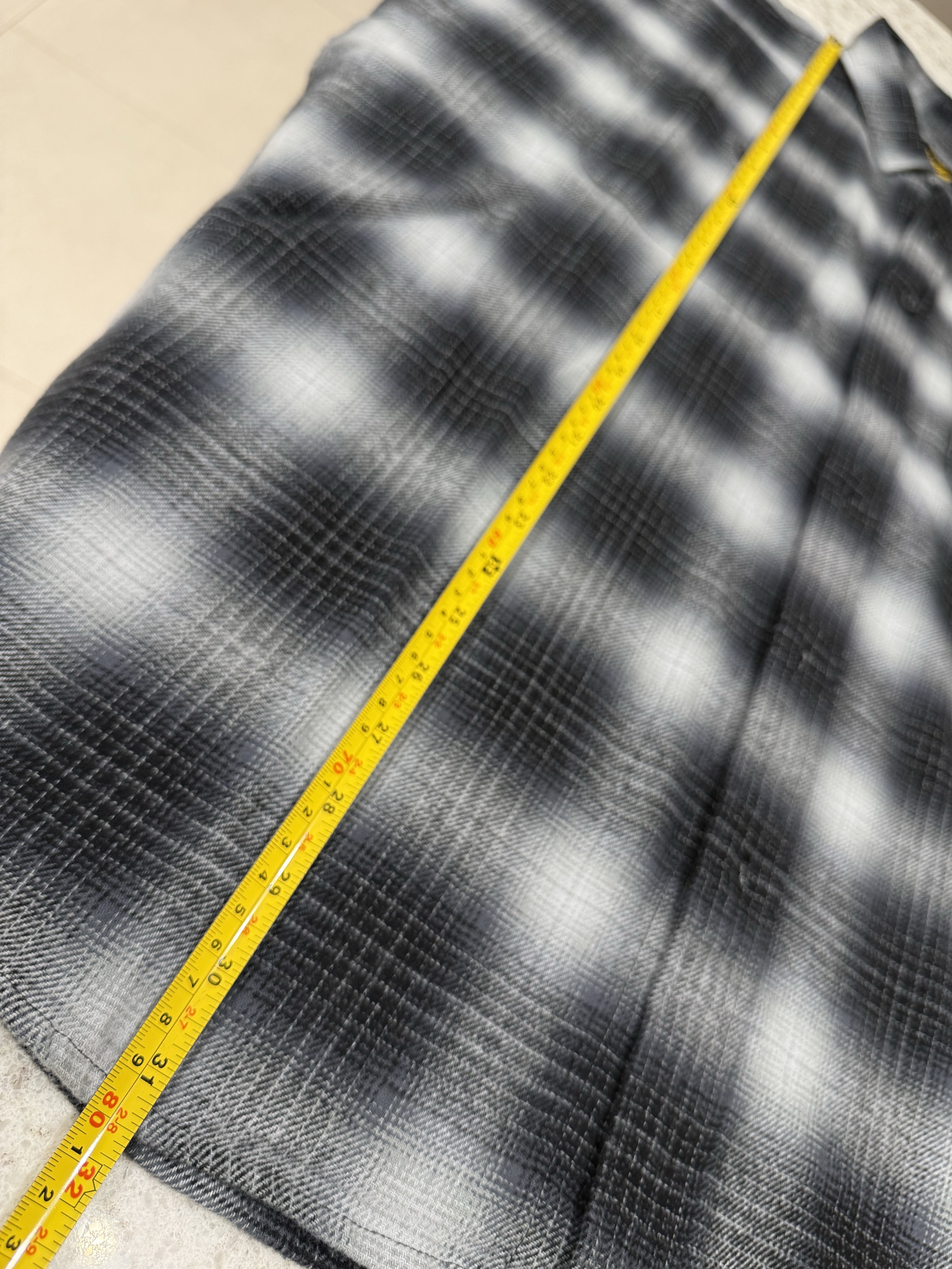 Palace x Neighborhood Shirt Grey Ombre Plaid - 25FW 착용 스타일 - 6