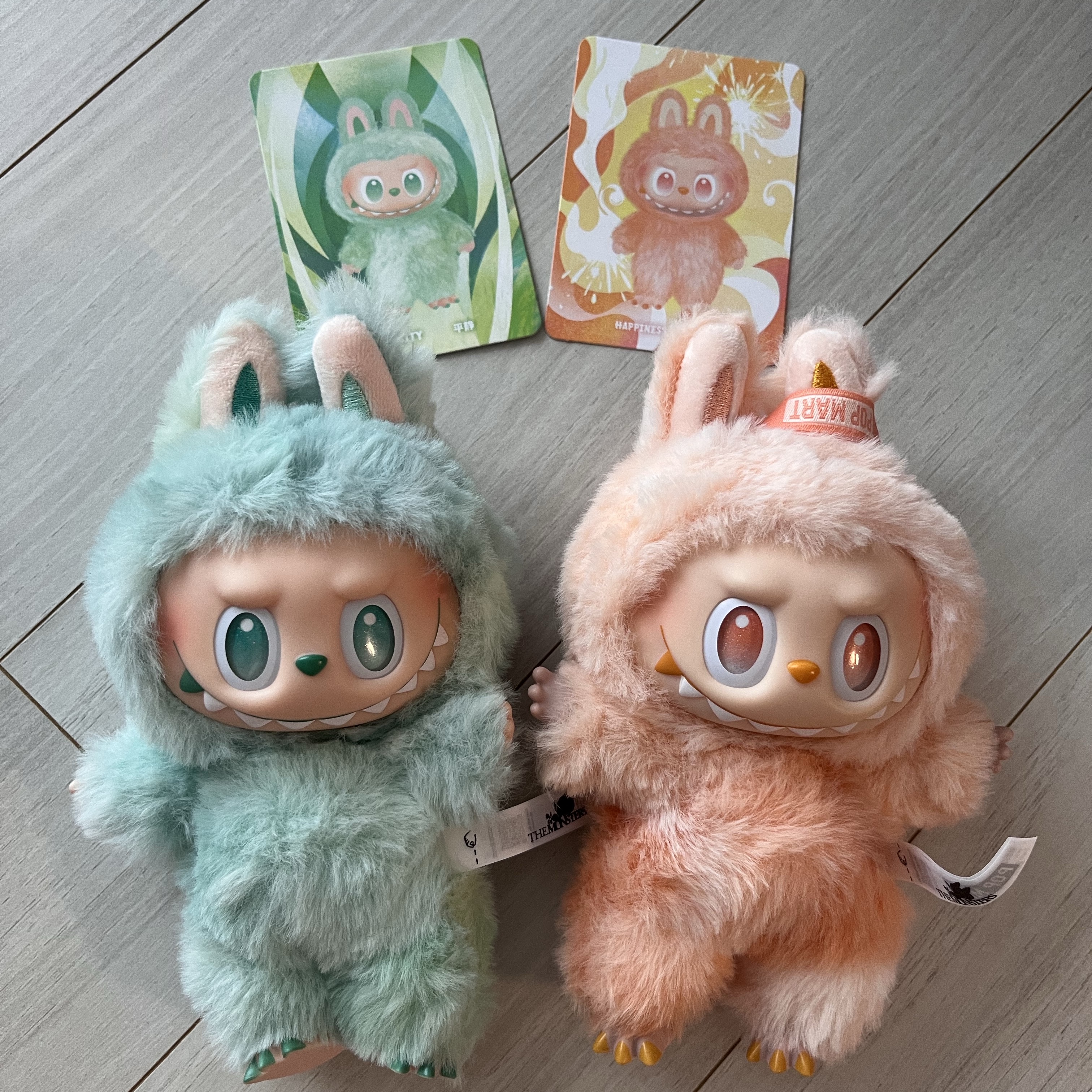 Pop Mart Labubu The Monsters Highlight Series Sealed Case (Bundle of 3/1 Blind Box) 착용 스타일