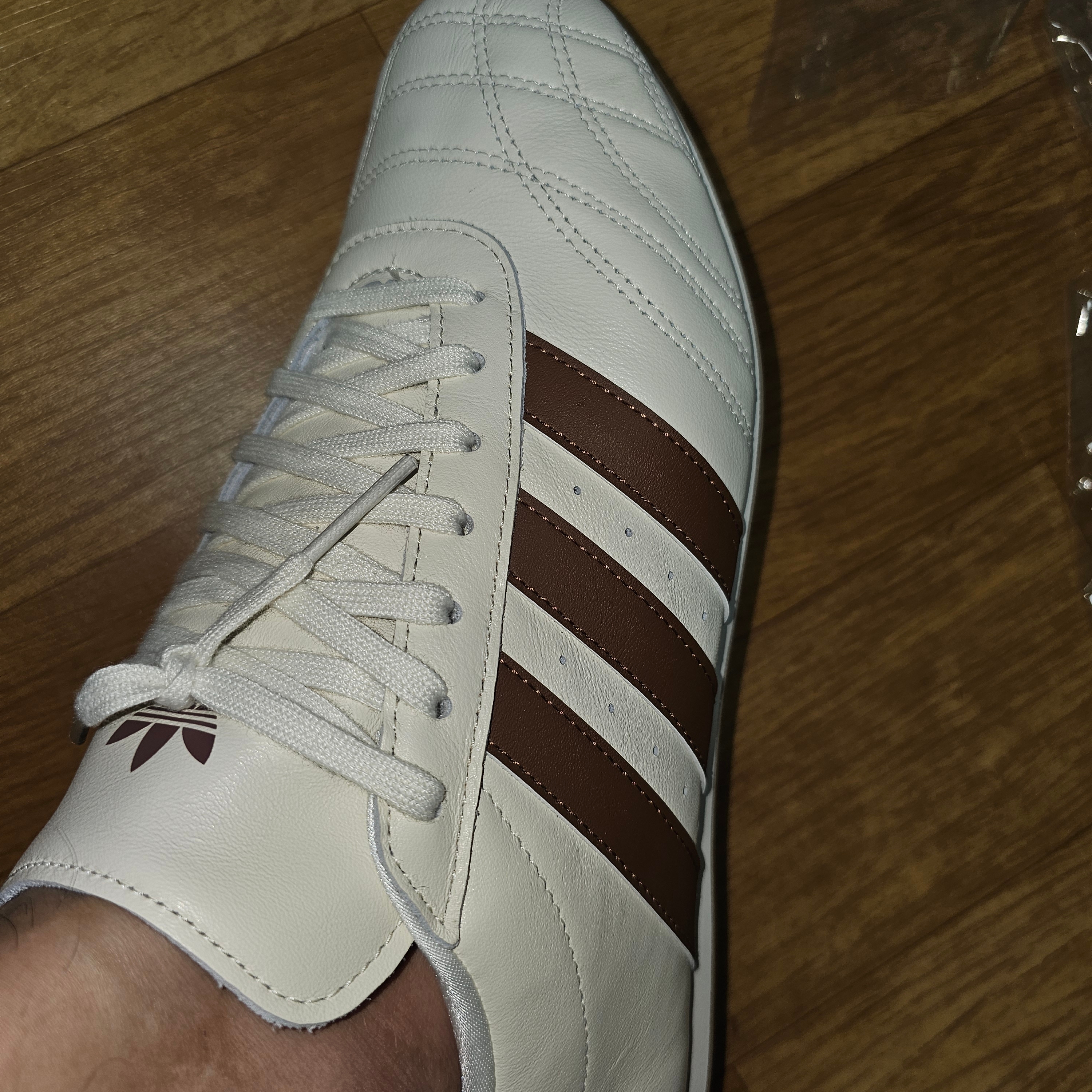 (W) Adidas Taekwondo Off White Preloved Brown 착용 스타일 - 1